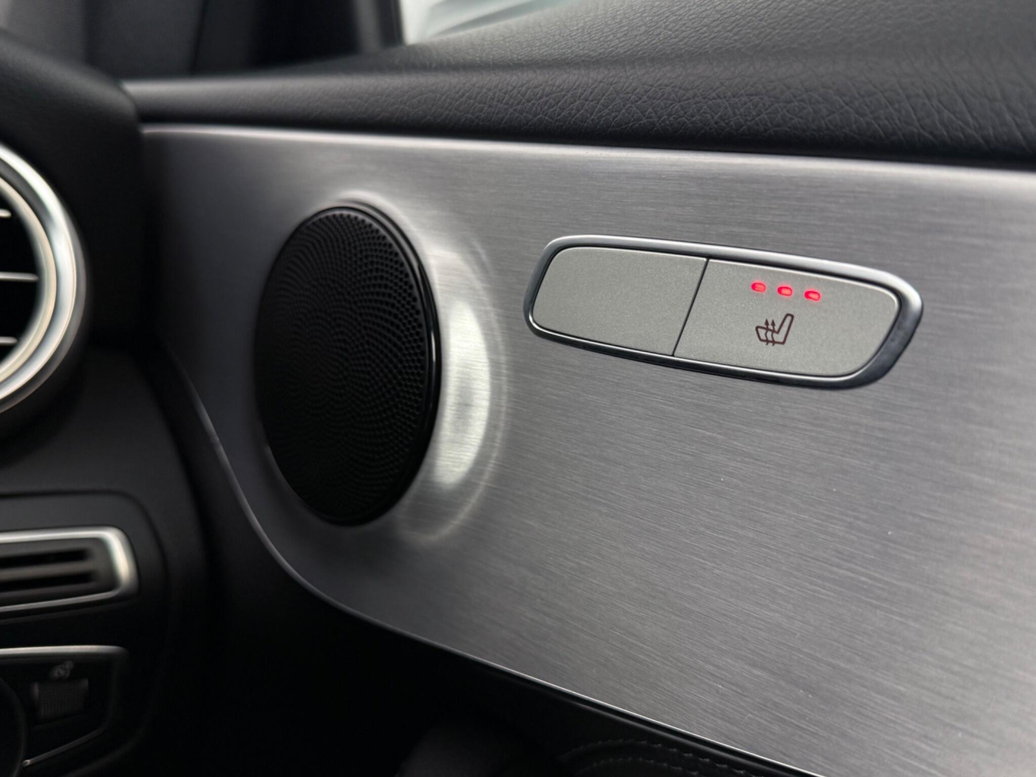 Mercedes-Benz C-Class view 18