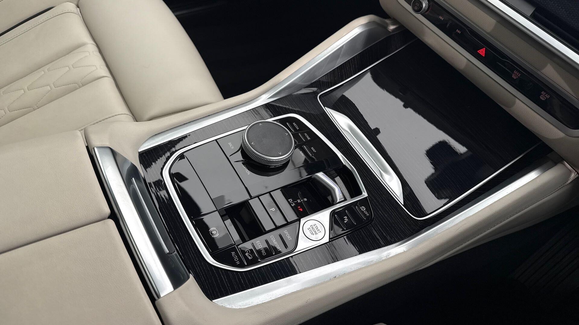 BMW X6 view 10