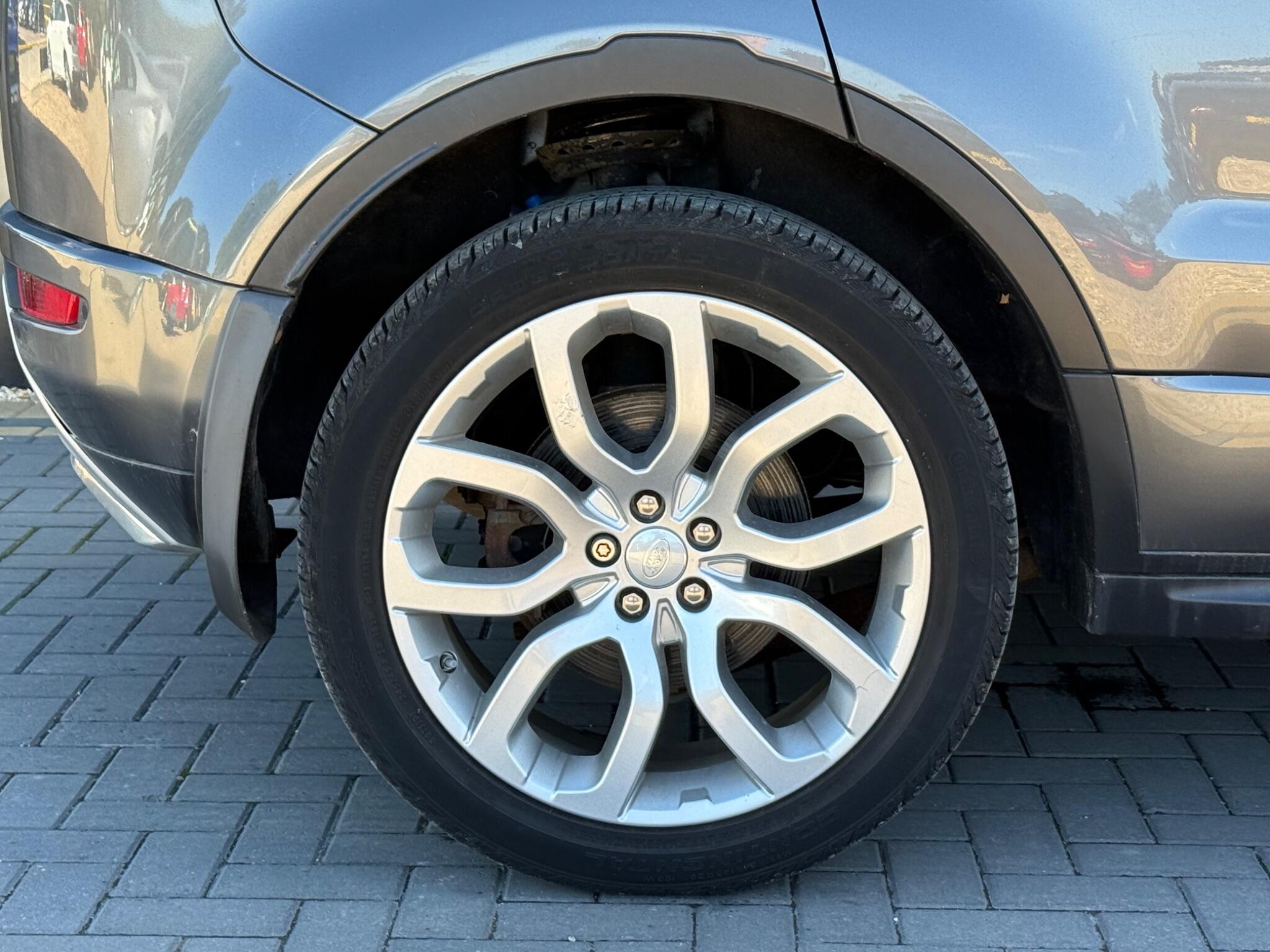 Land Rover Range Rover Evoque view 10