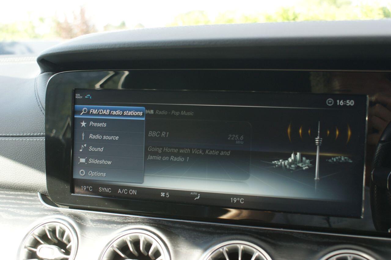 Mercedes-Benz E Class view 51