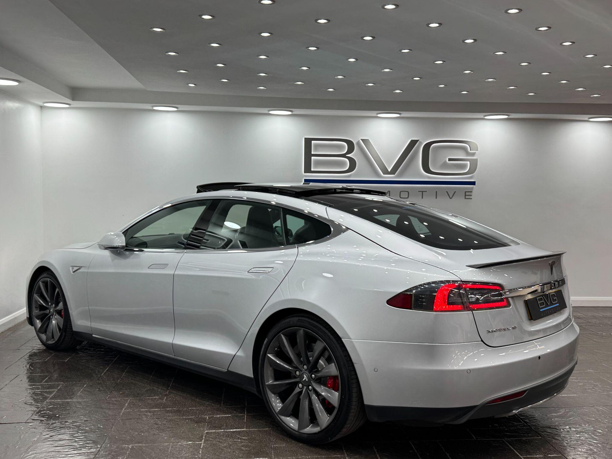 Tesla Model S view 7