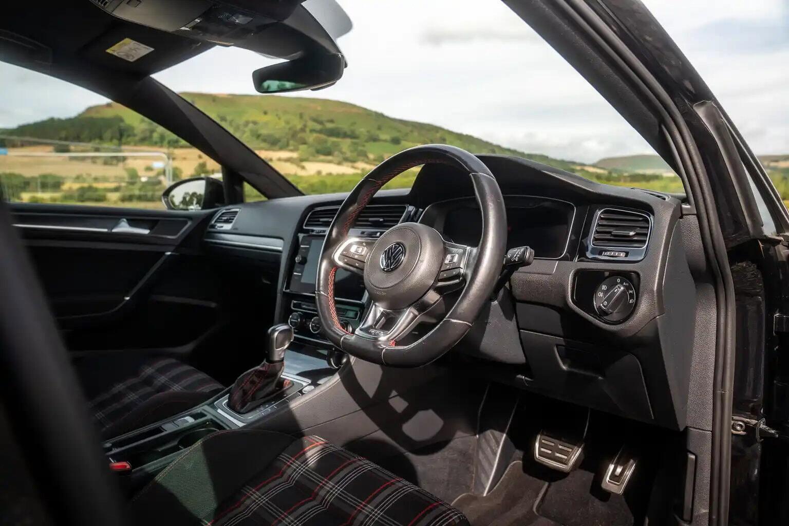 Volkswagen Golf view 19