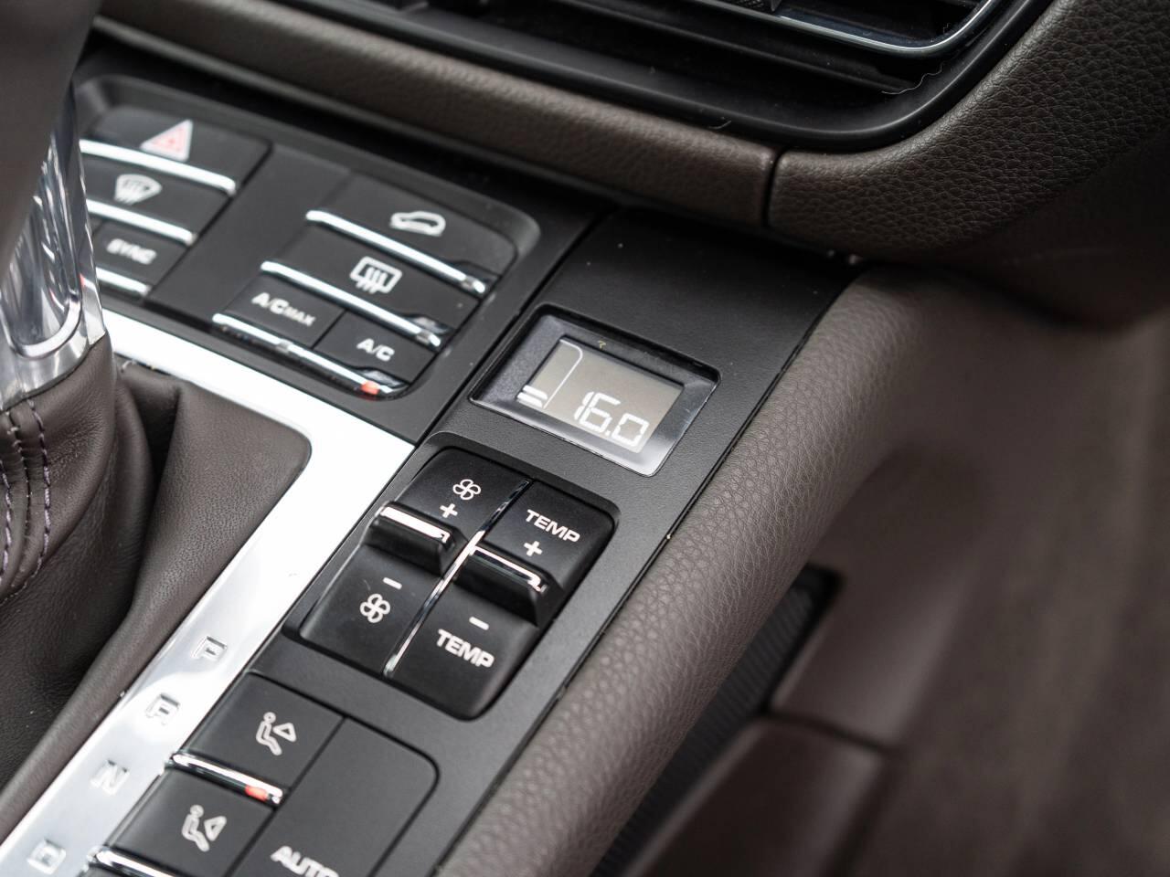 Porsche Macan view 40