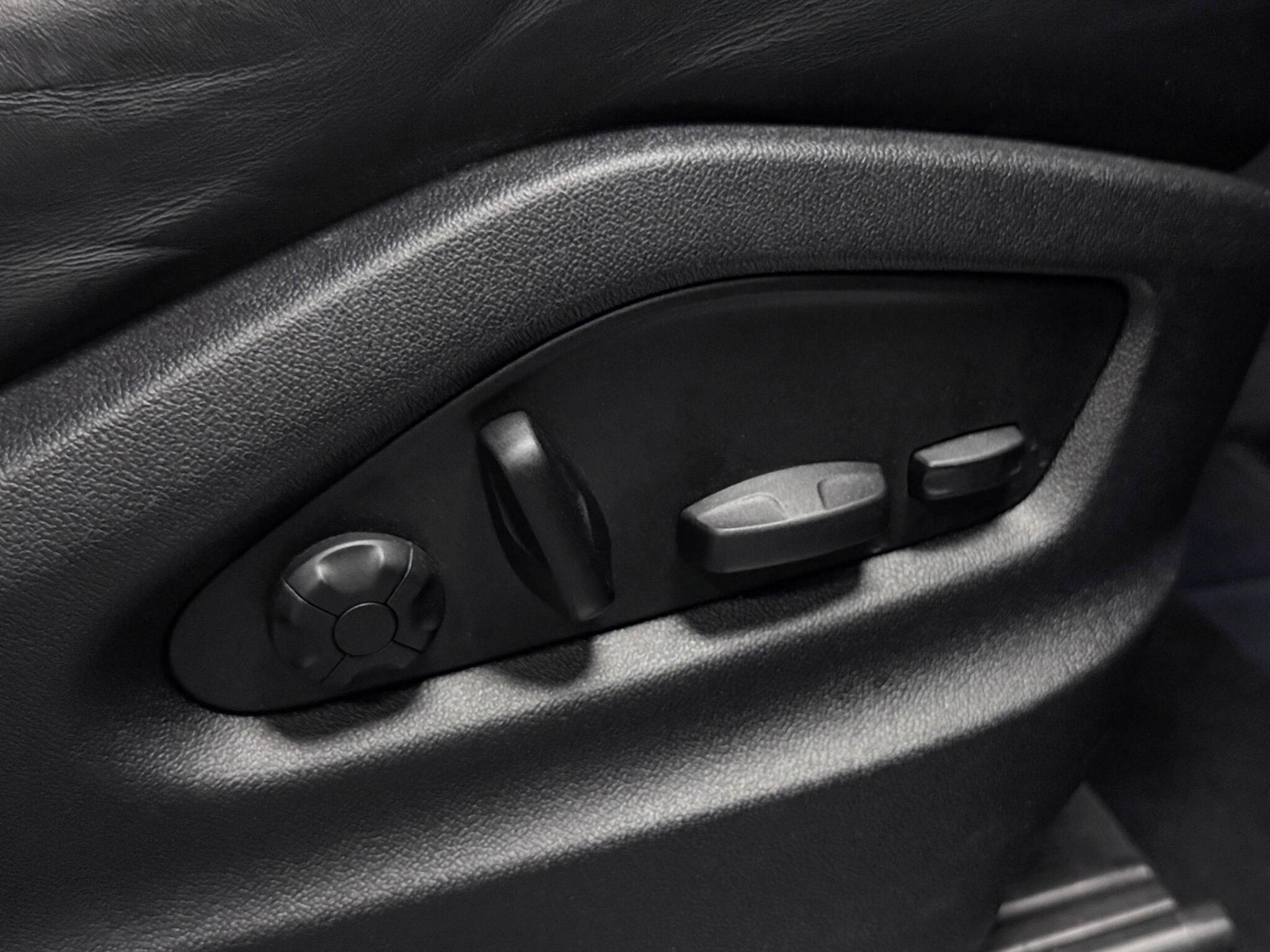 Porsche Cayenne view 19