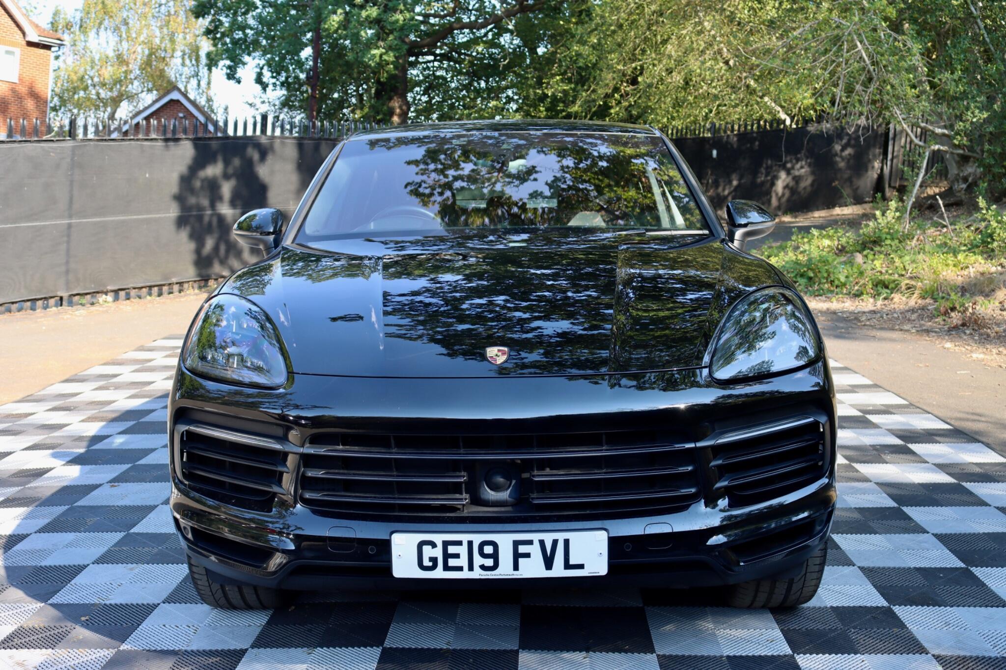 Porsche Cayenne view 39