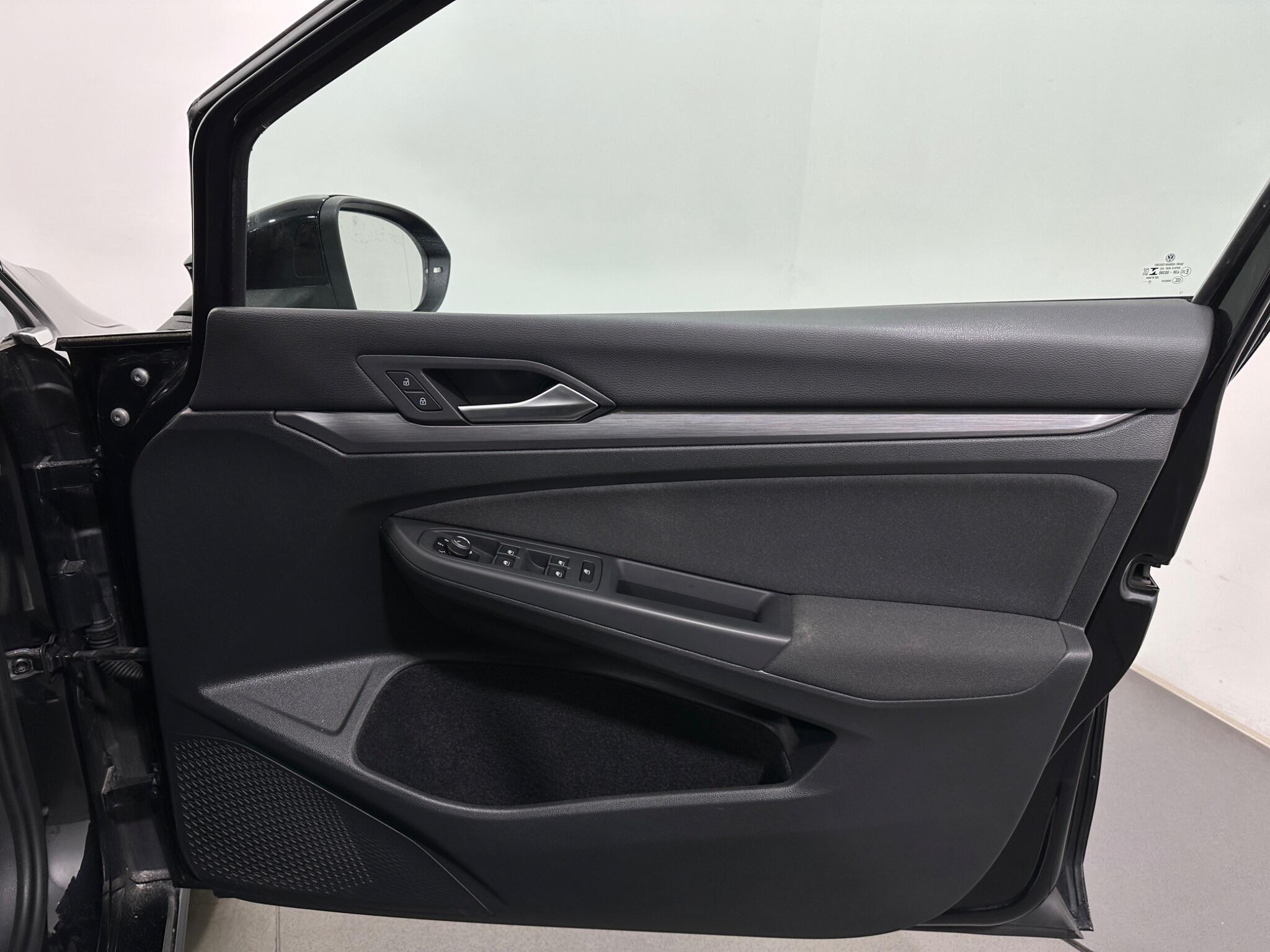 Volkswagen Golf view 34