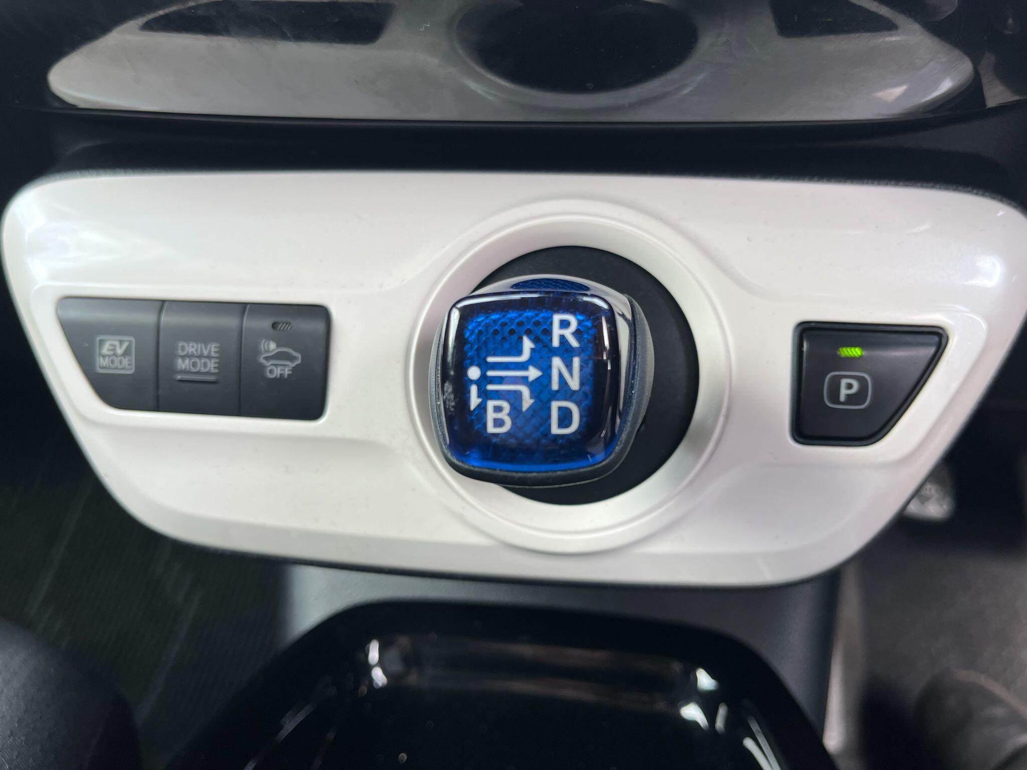 Toyota Prius view 22