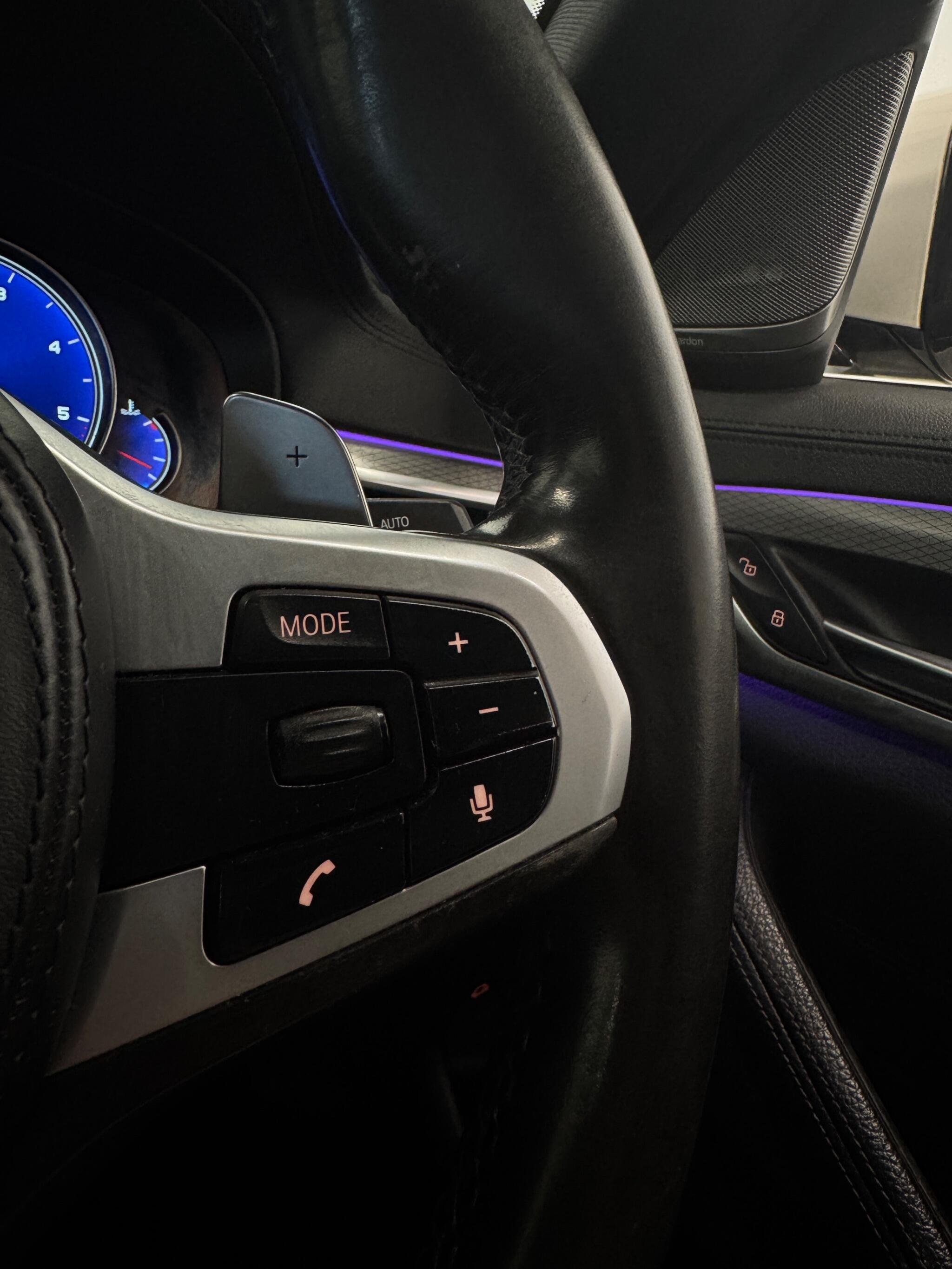 BMW 5 Series view 25