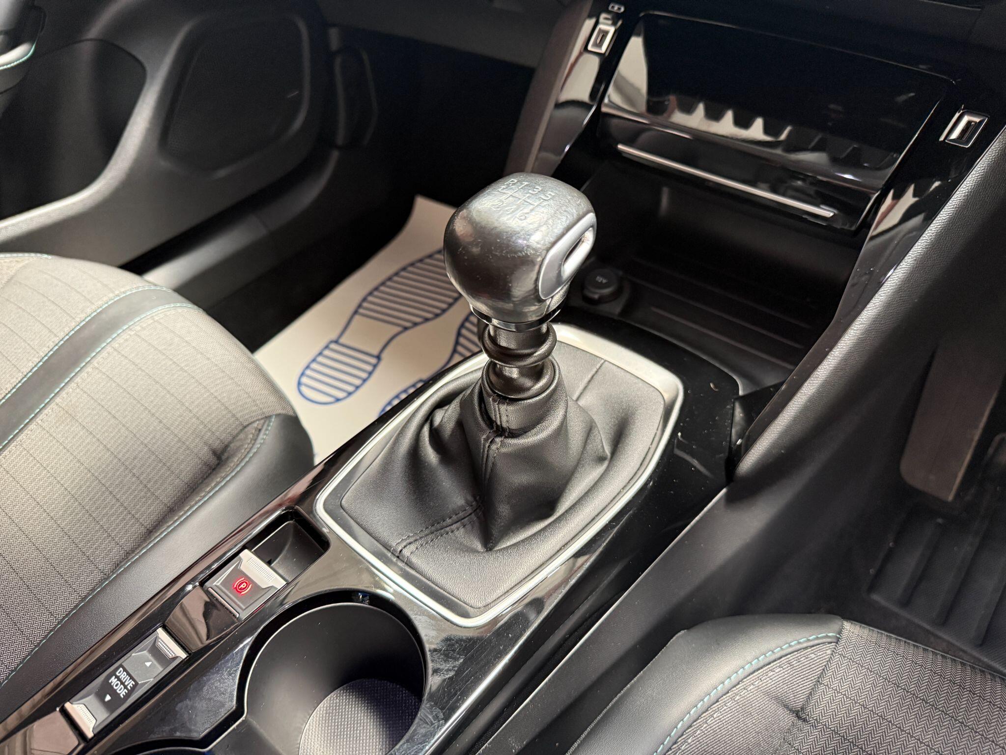 Peugeot 2008 view 7