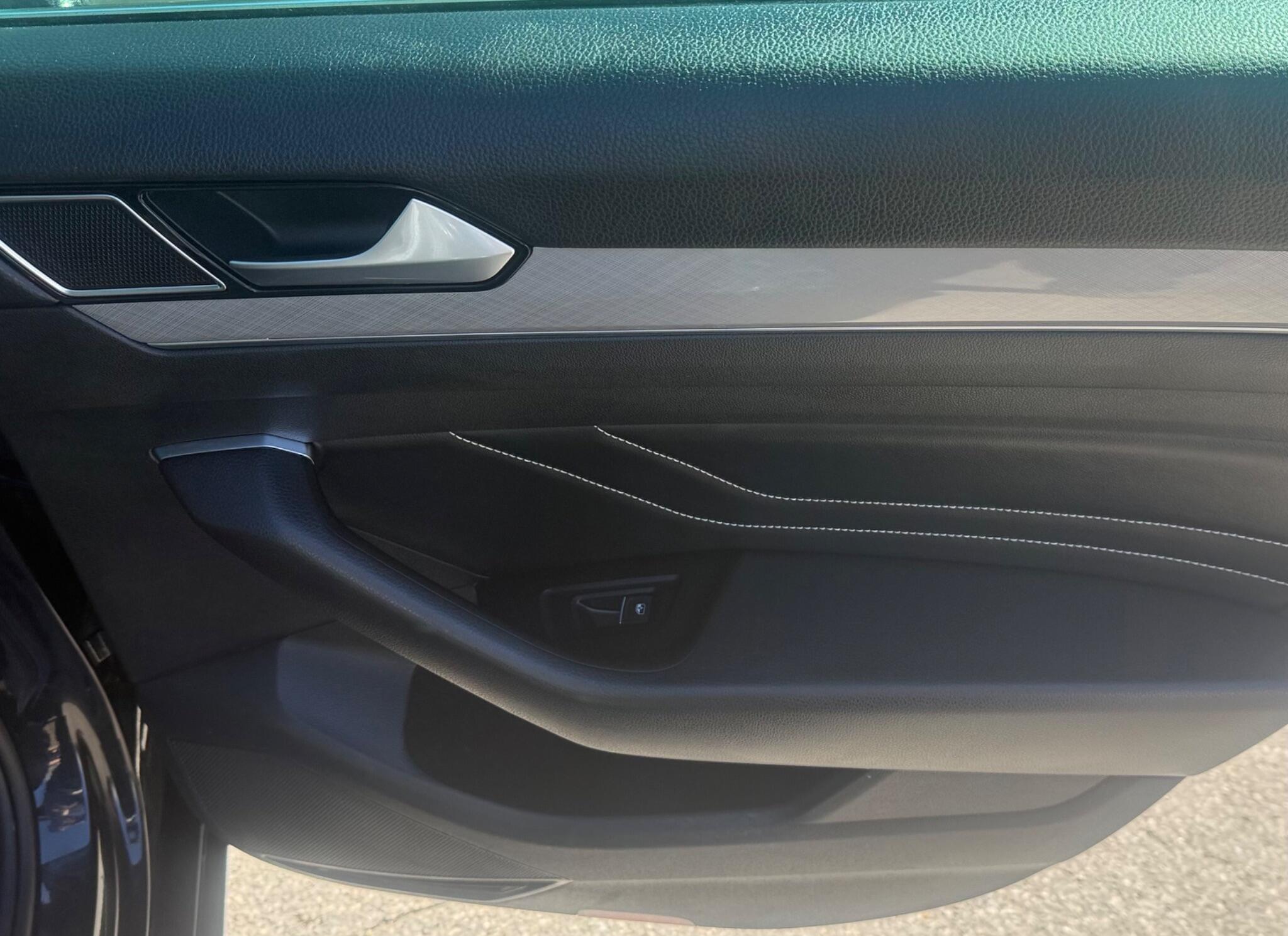 Volkswagen Passat view 22