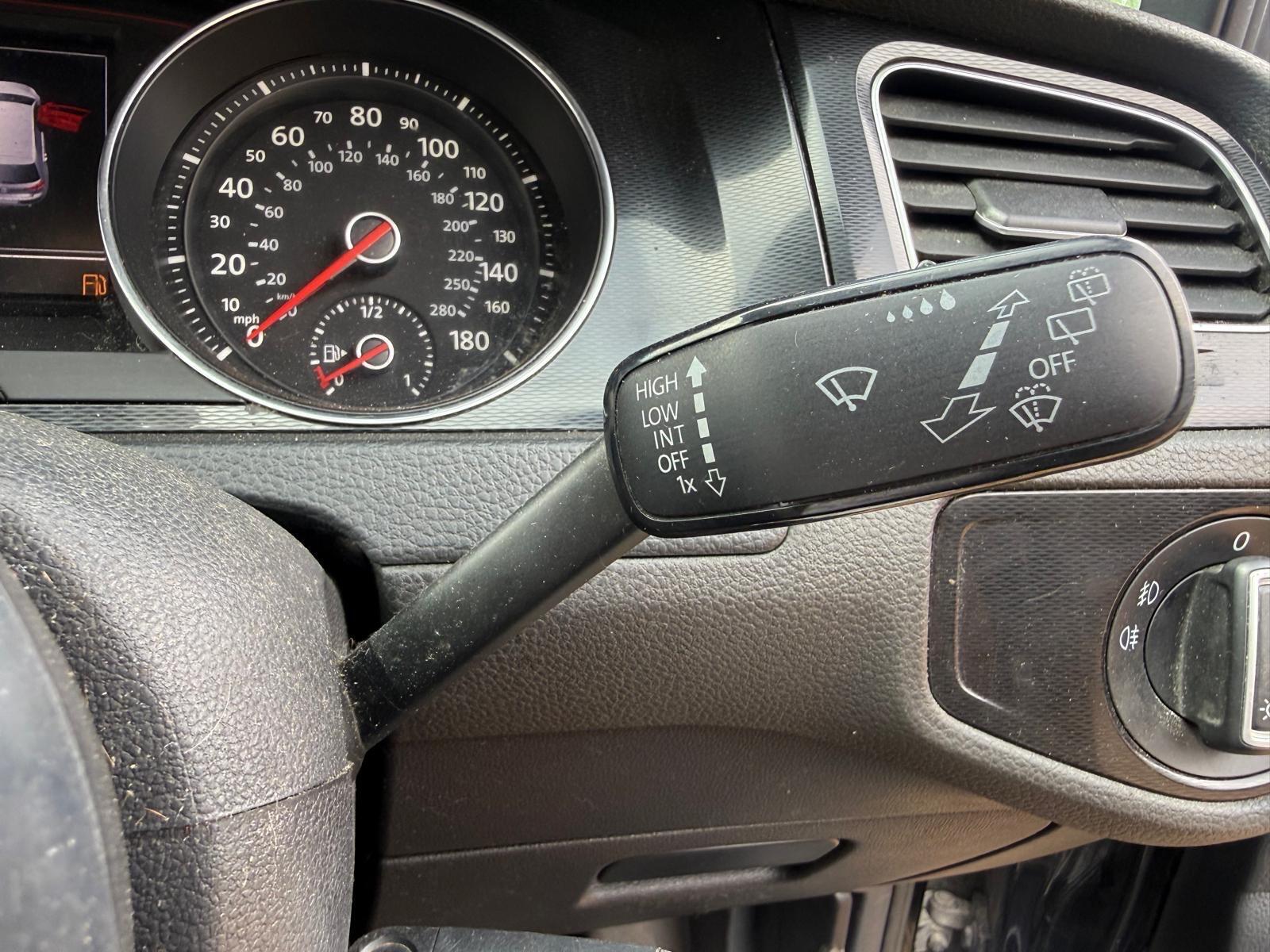 Volkswagen Golf view 32