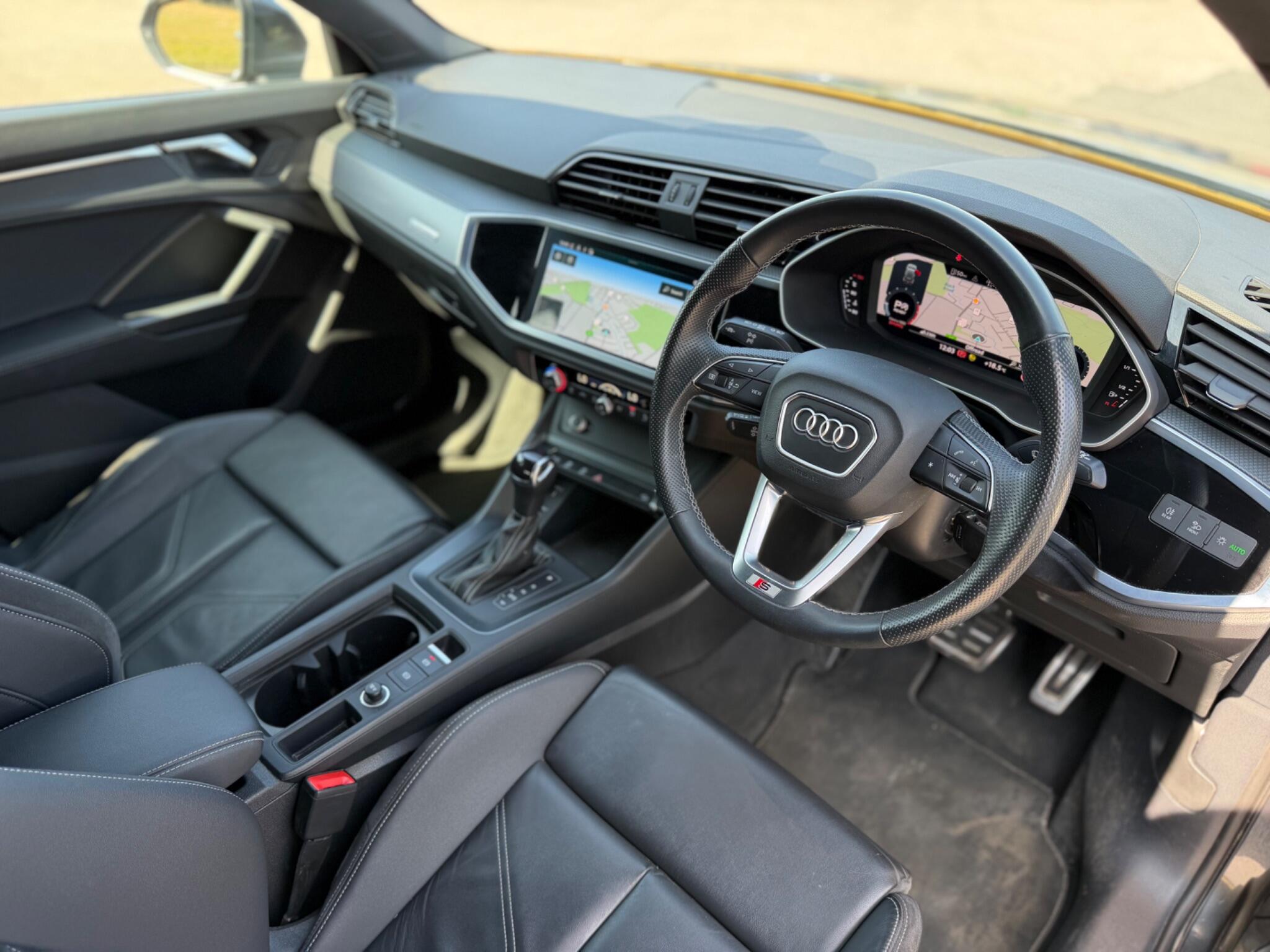 Audi Audi Q3 view 15