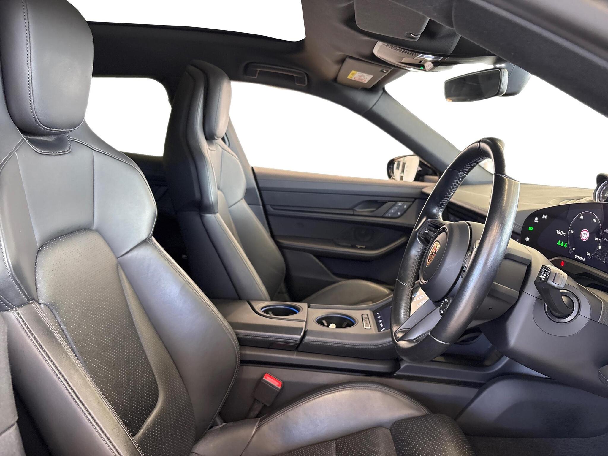 Porsche Taycan view 11
