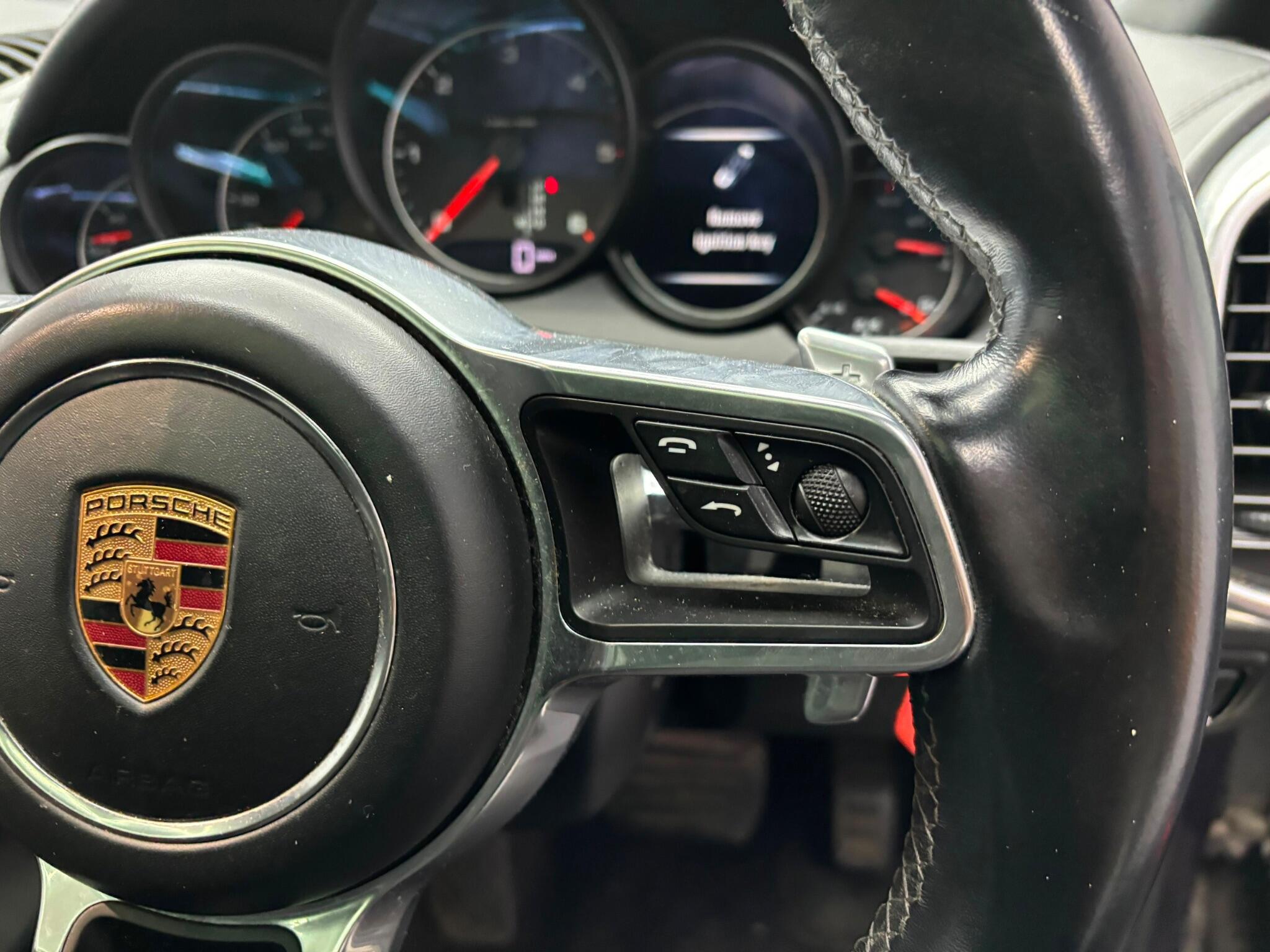 Porsche Cayenne view 28
