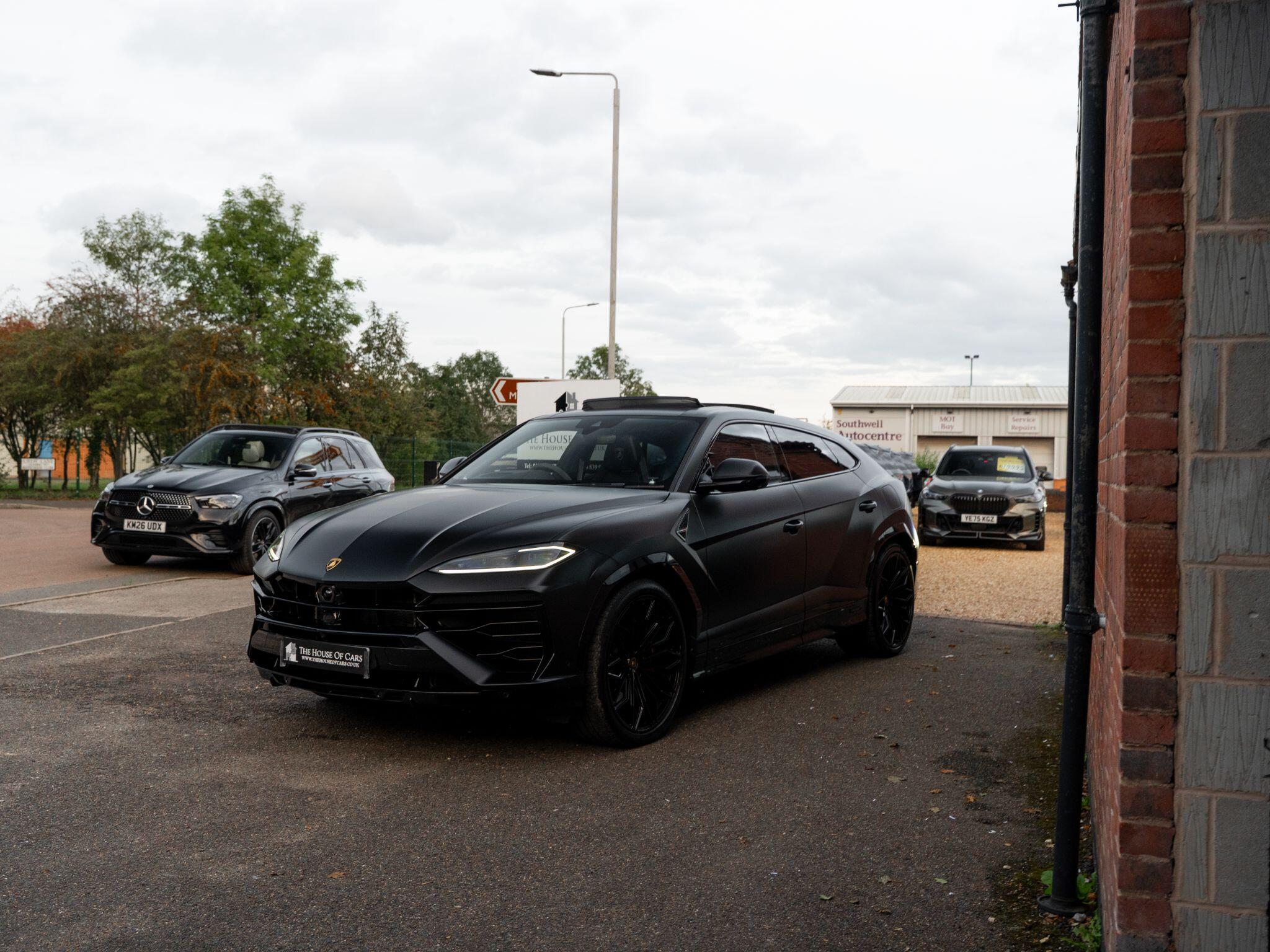 Lamborghini Urus view 10