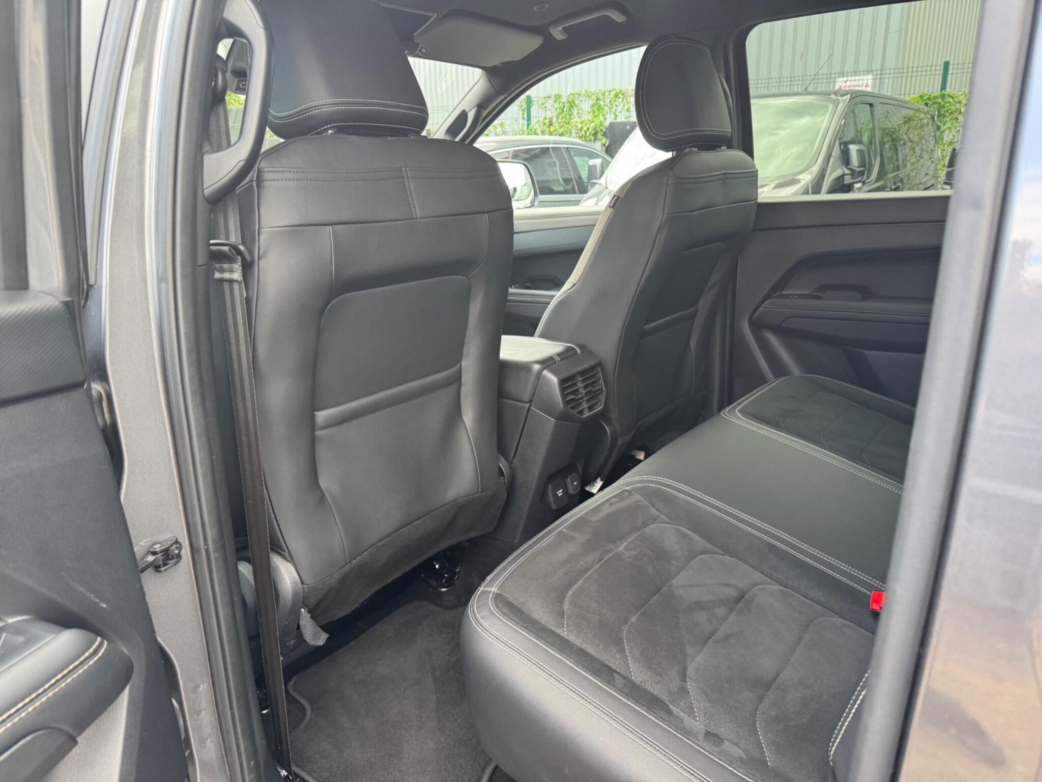 Volkswagen Amarok view 37