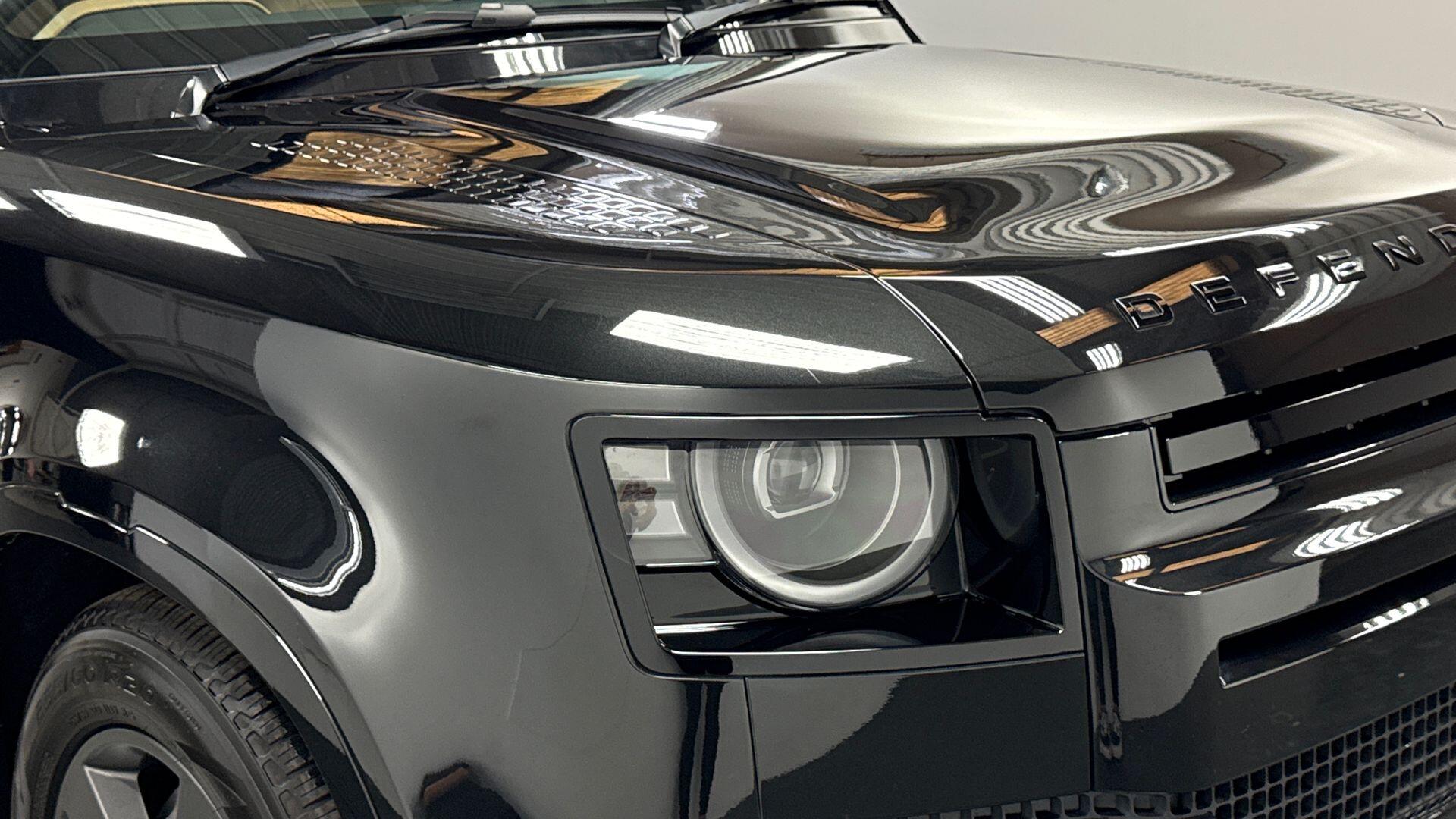 Land Rover Defender view 17