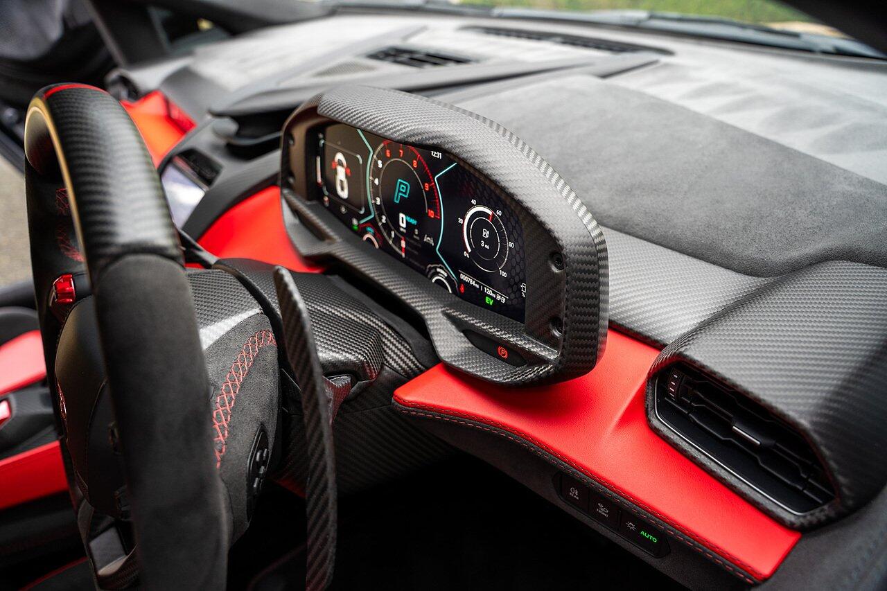 Lamborghini Revuelto view 63