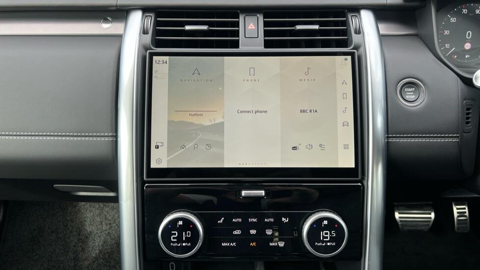 Land Rover Discovery view 14