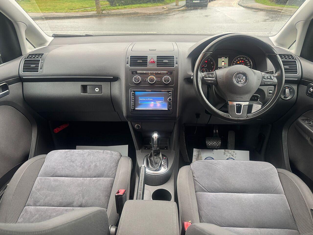 Volkswagen Touran view 4