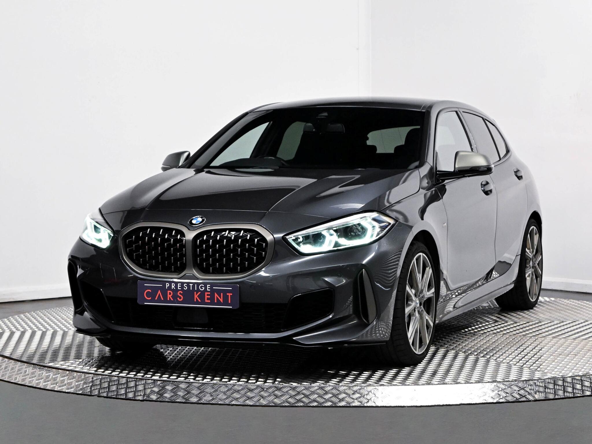 BMW 1 Series view 6
