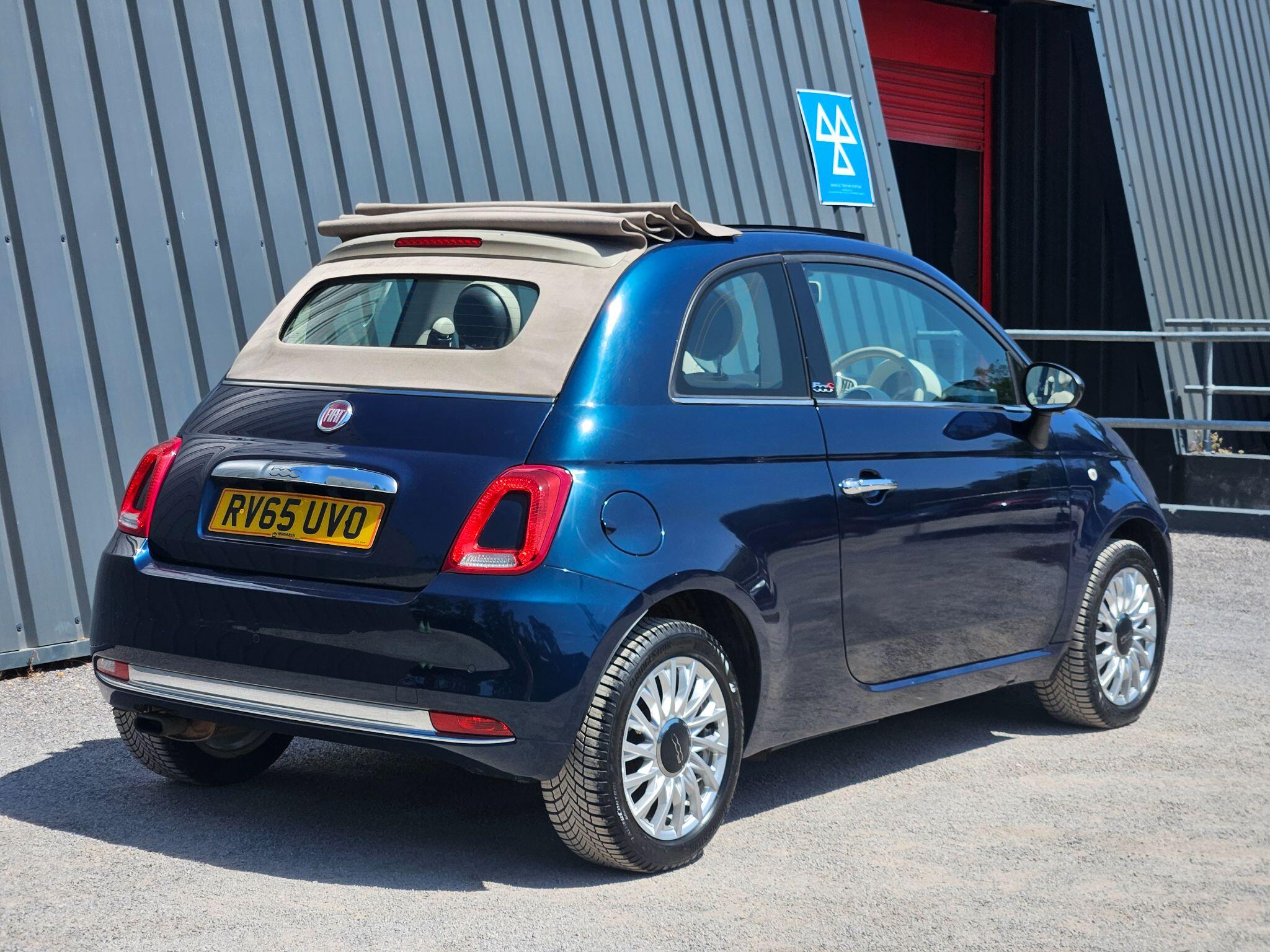 2015 Fiat 500C image 10