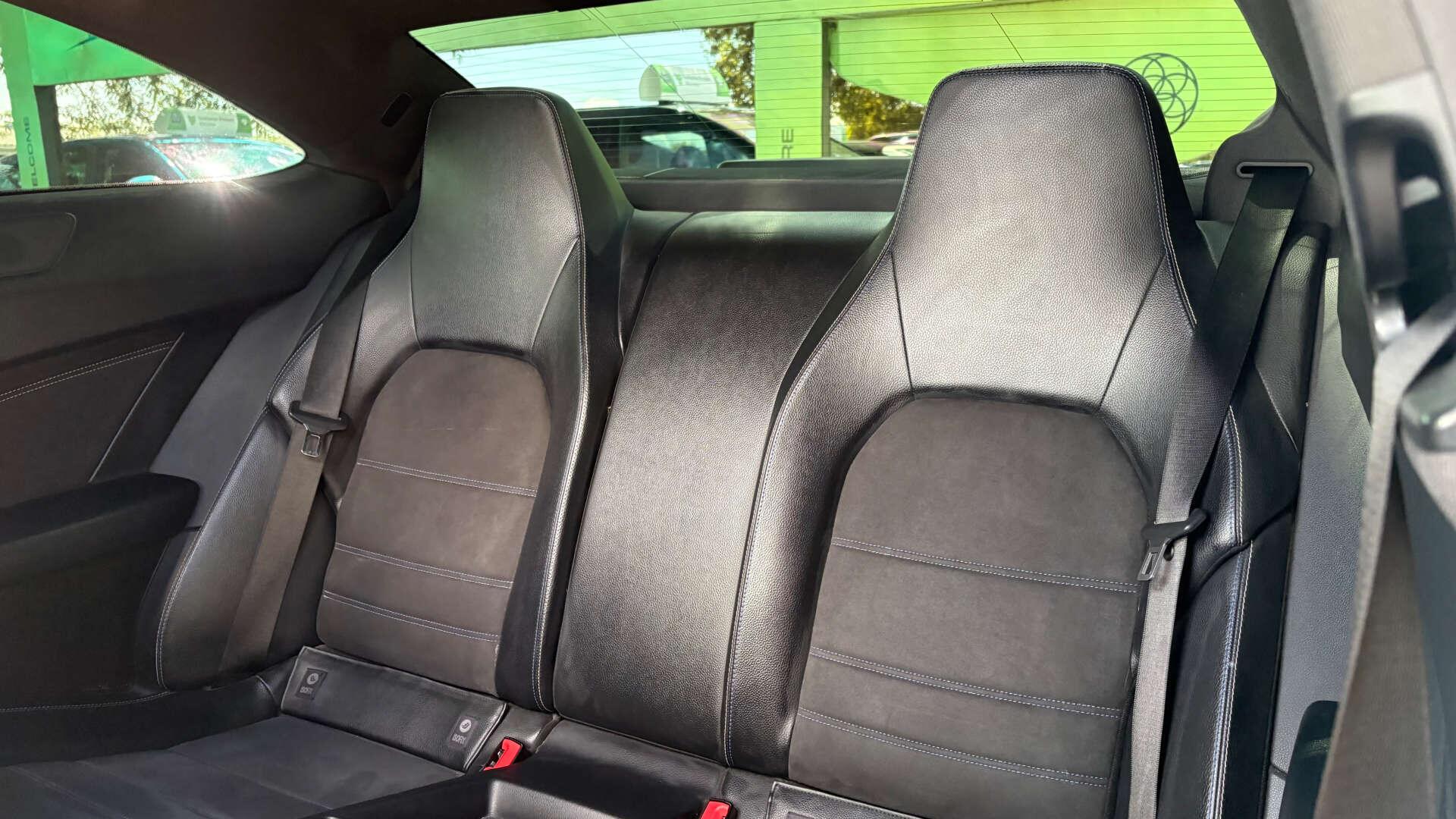 Mercedes-Benz C-Class view 9
