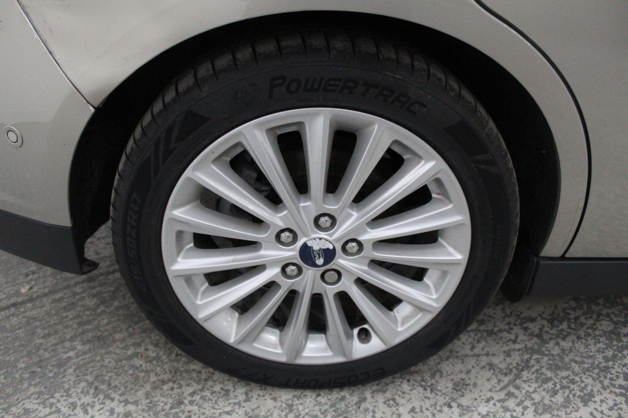 Ford C-Max view 54