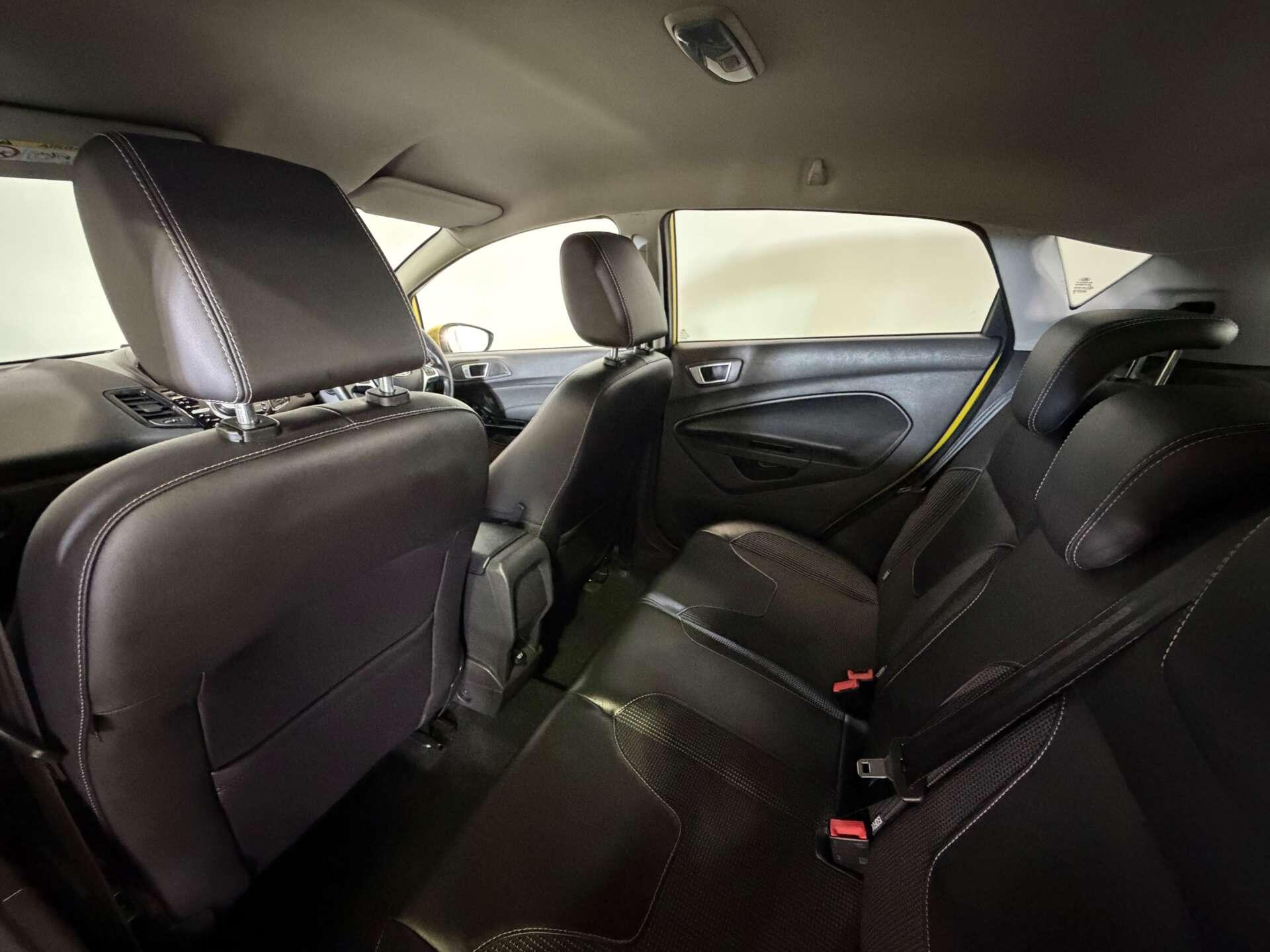 Ford Fiesta view 55