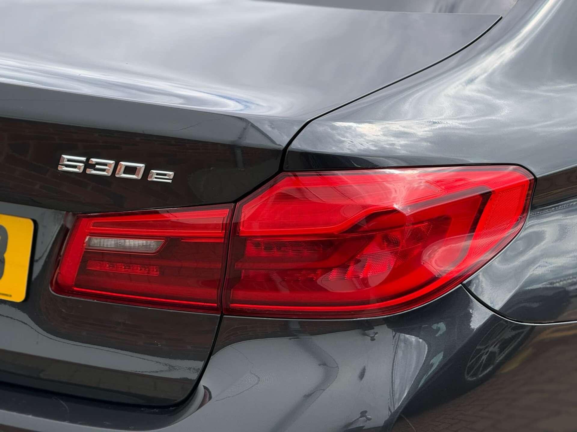 BMW 5 Series view 11