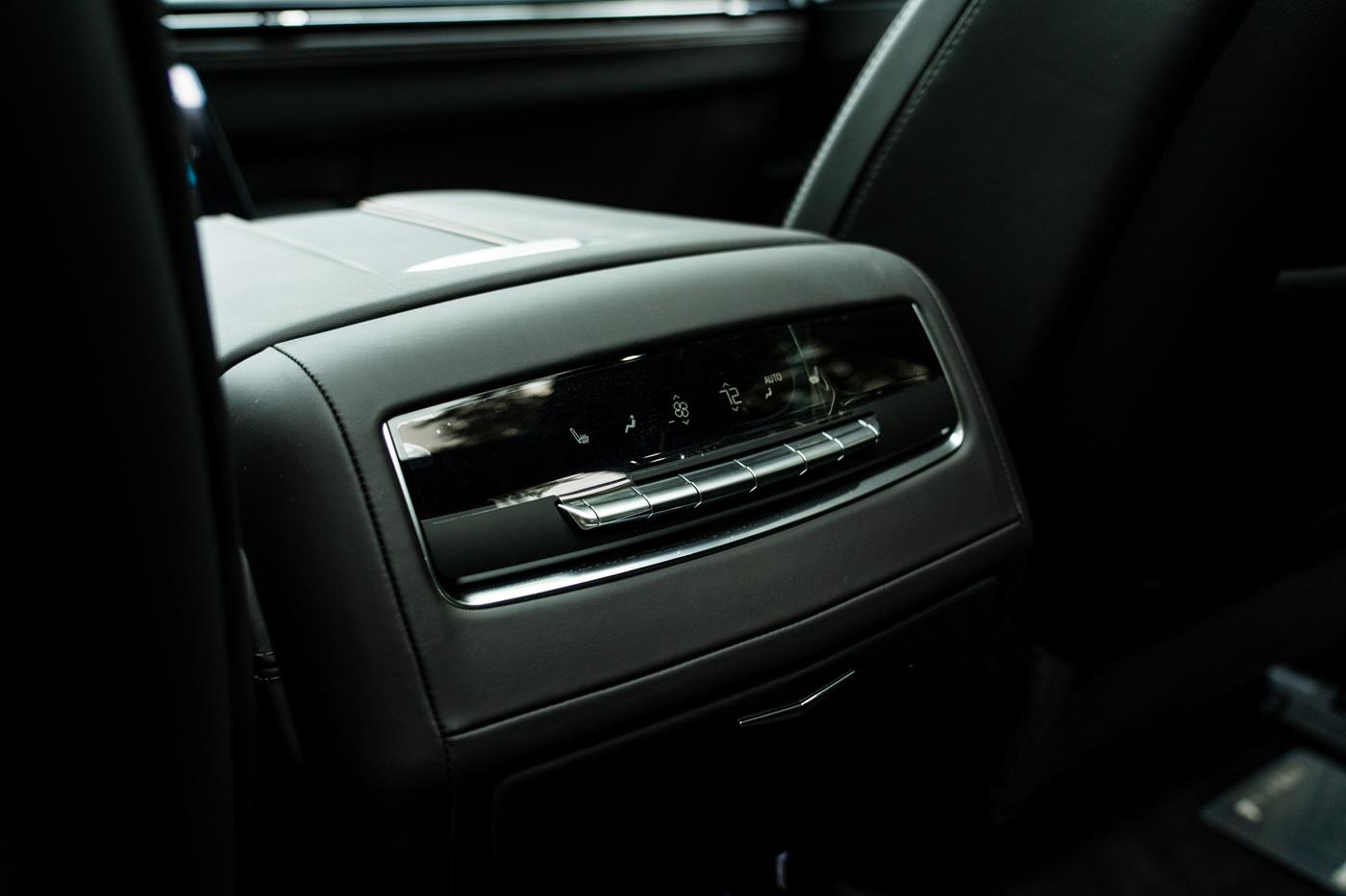 Cadillac Escalade view 47