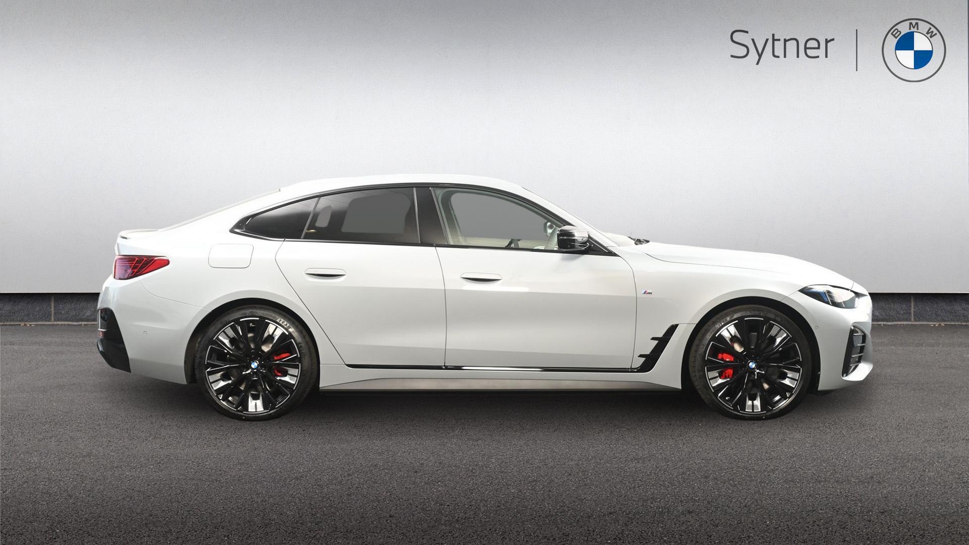 BMW i4 view 3