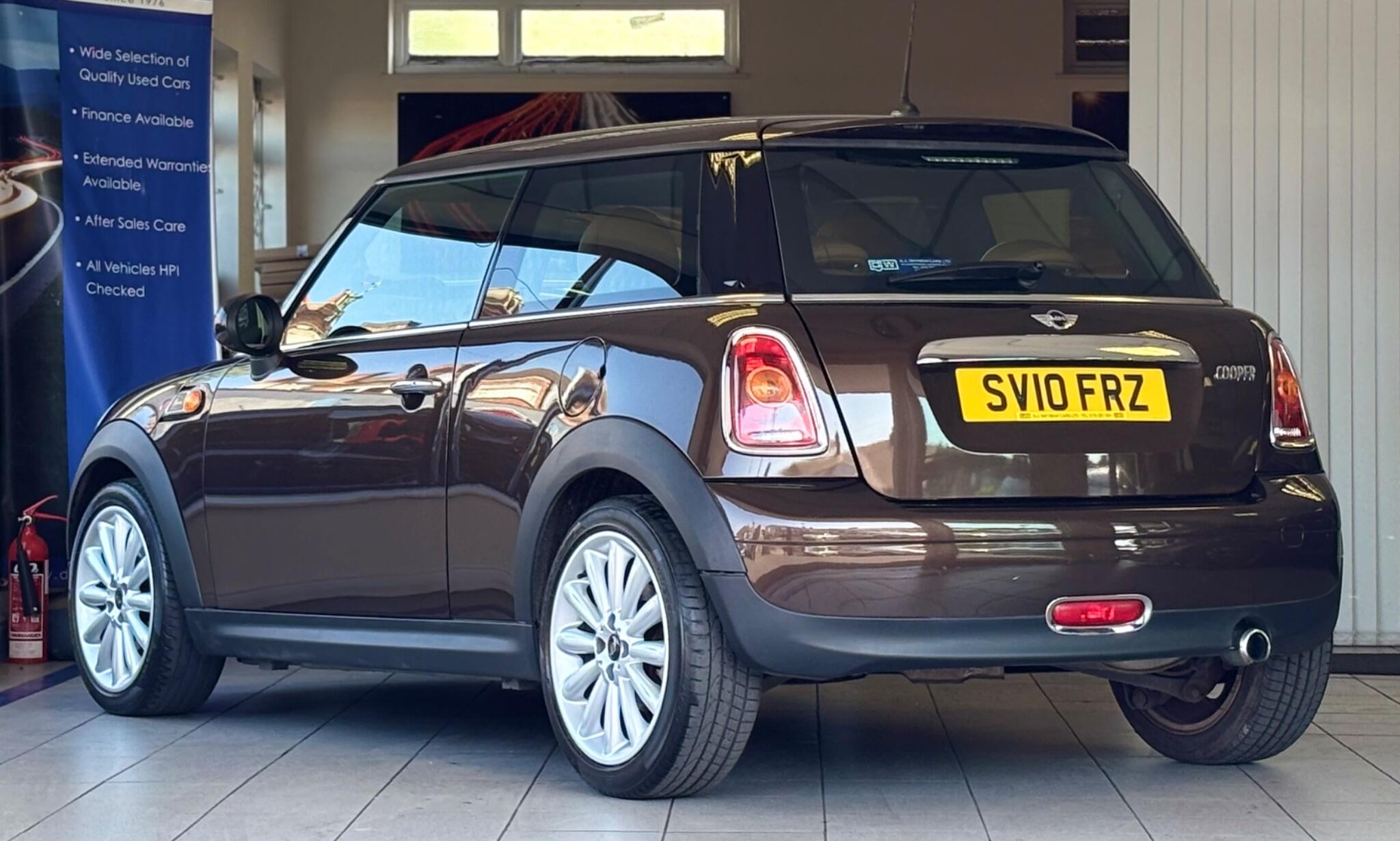 Mini Hatch view 4