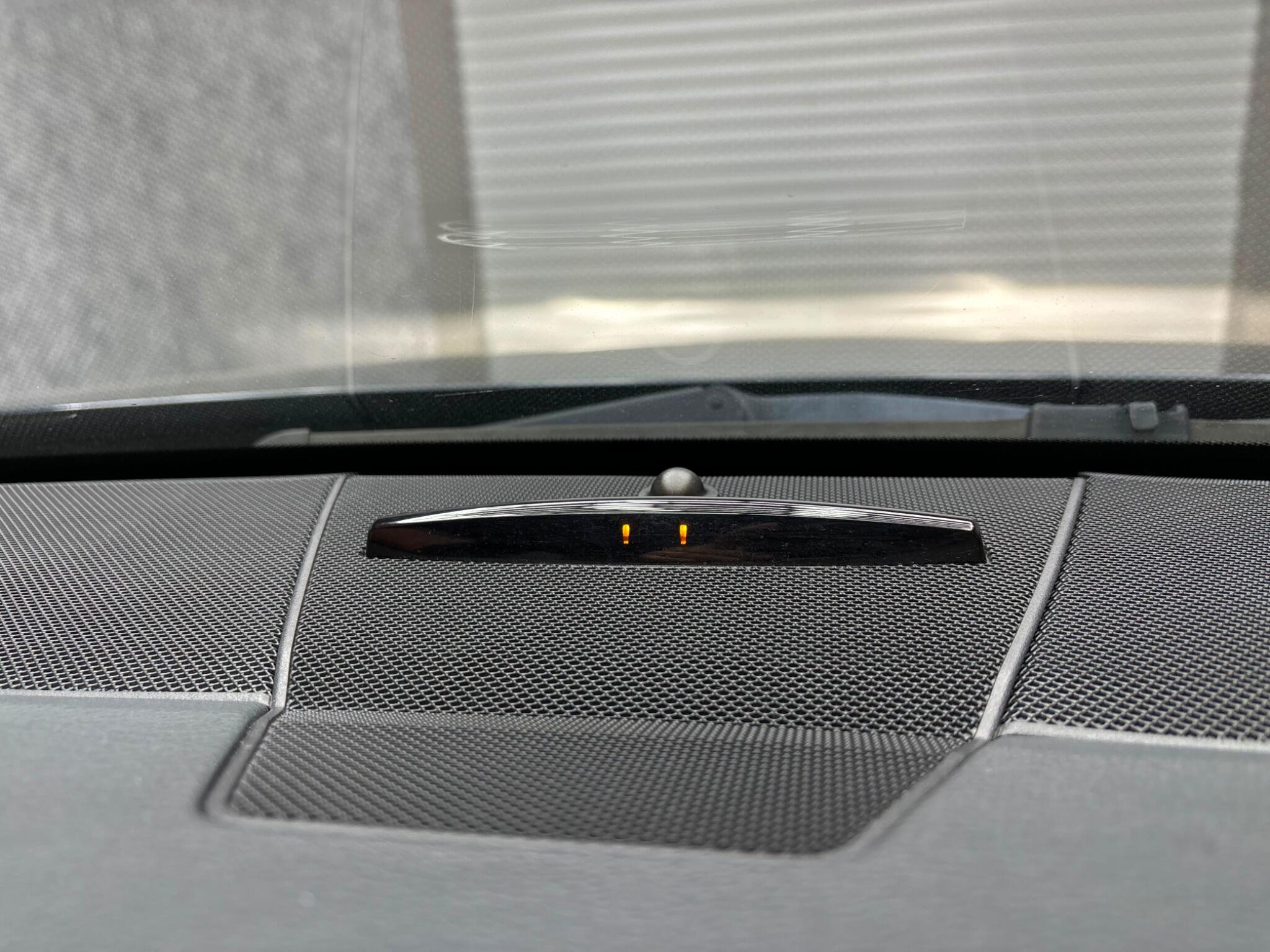Mercedes-Benz E Class view 32