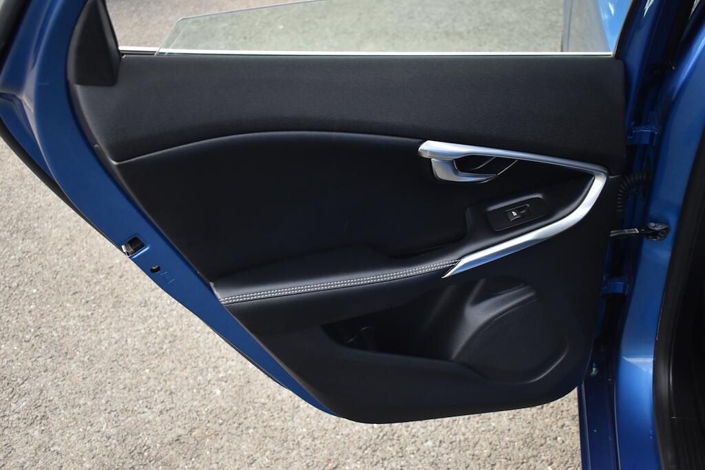 Volvo V40 view 45