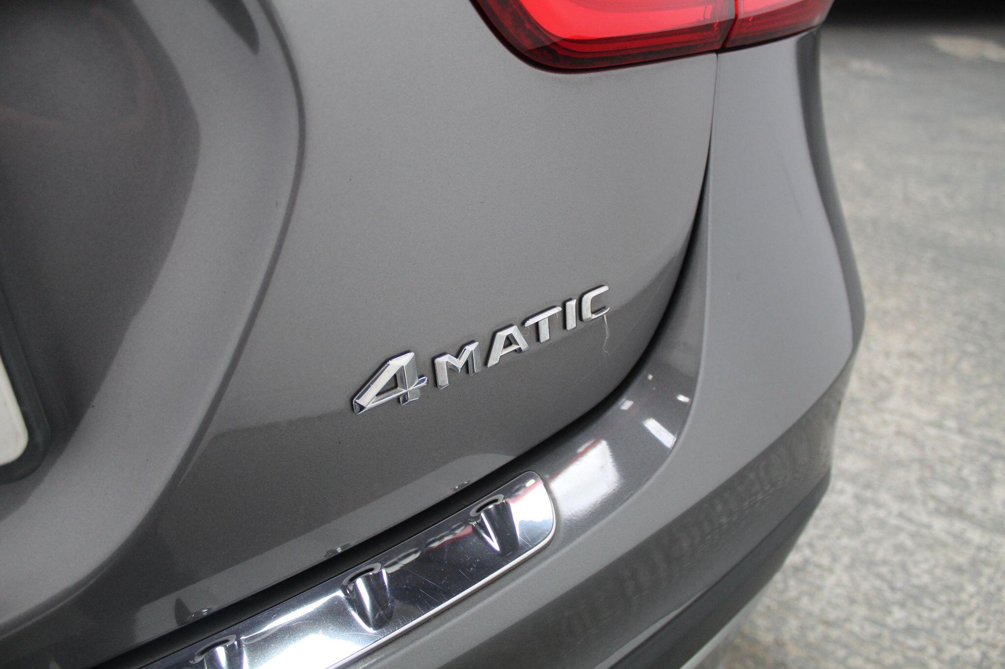 Mercedes-Benz Gla view 21
