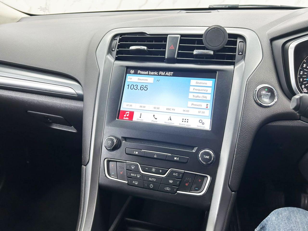 Ford Mondeo view 18