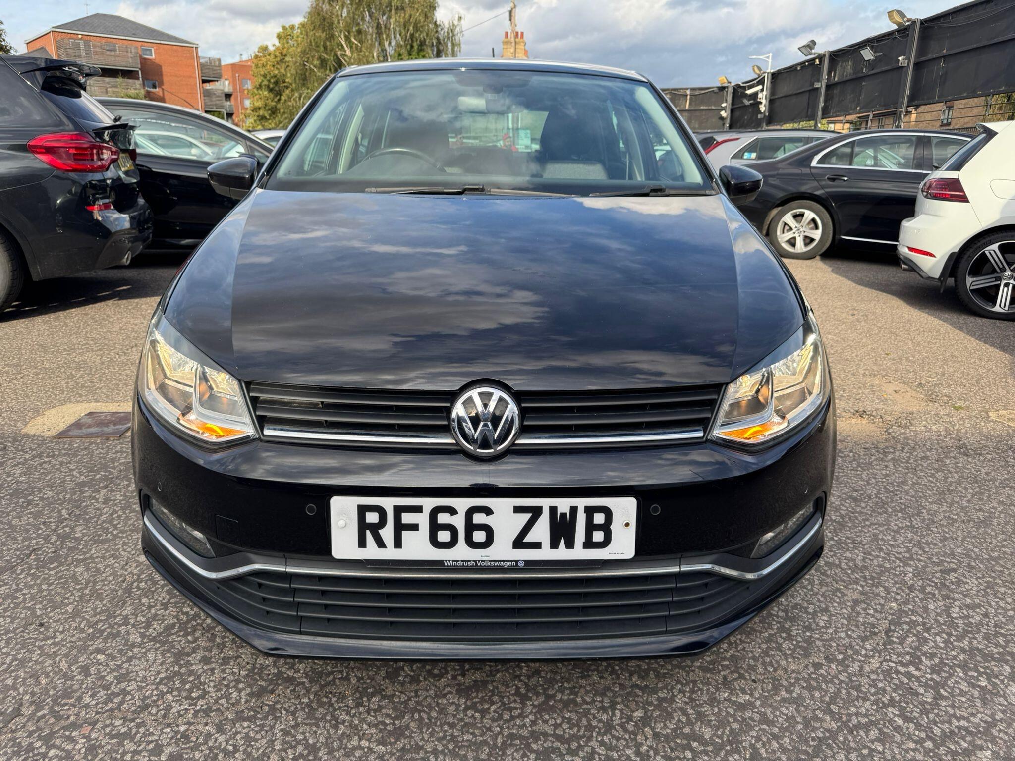 Volkswagen Polo view 5