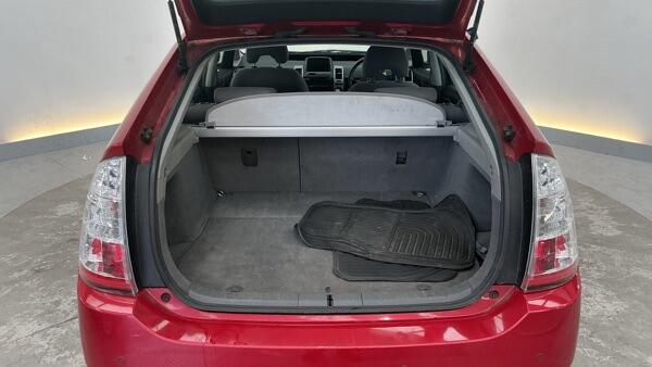 Toyota Prius view 10