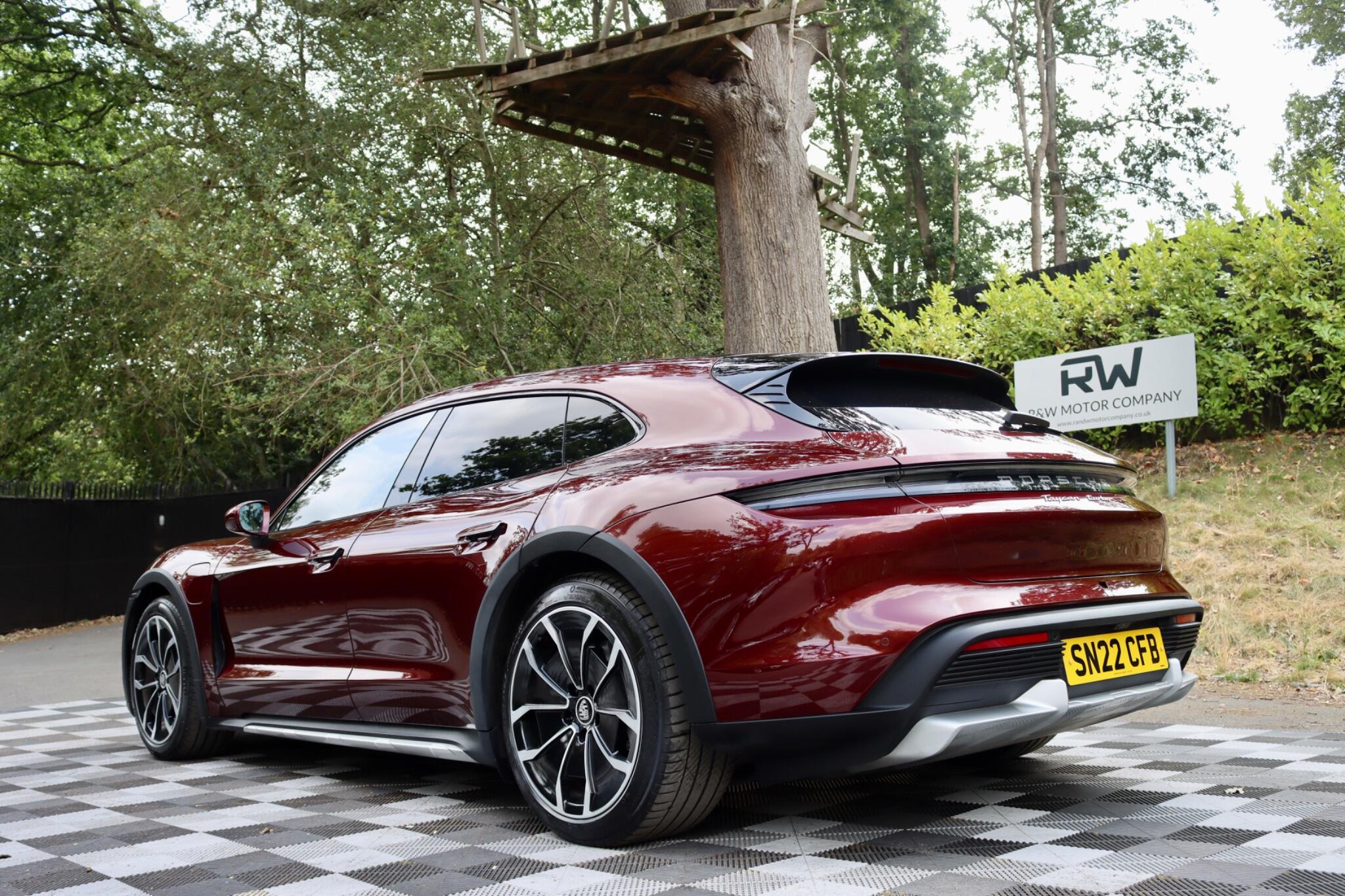 Porsche Taycan view 16