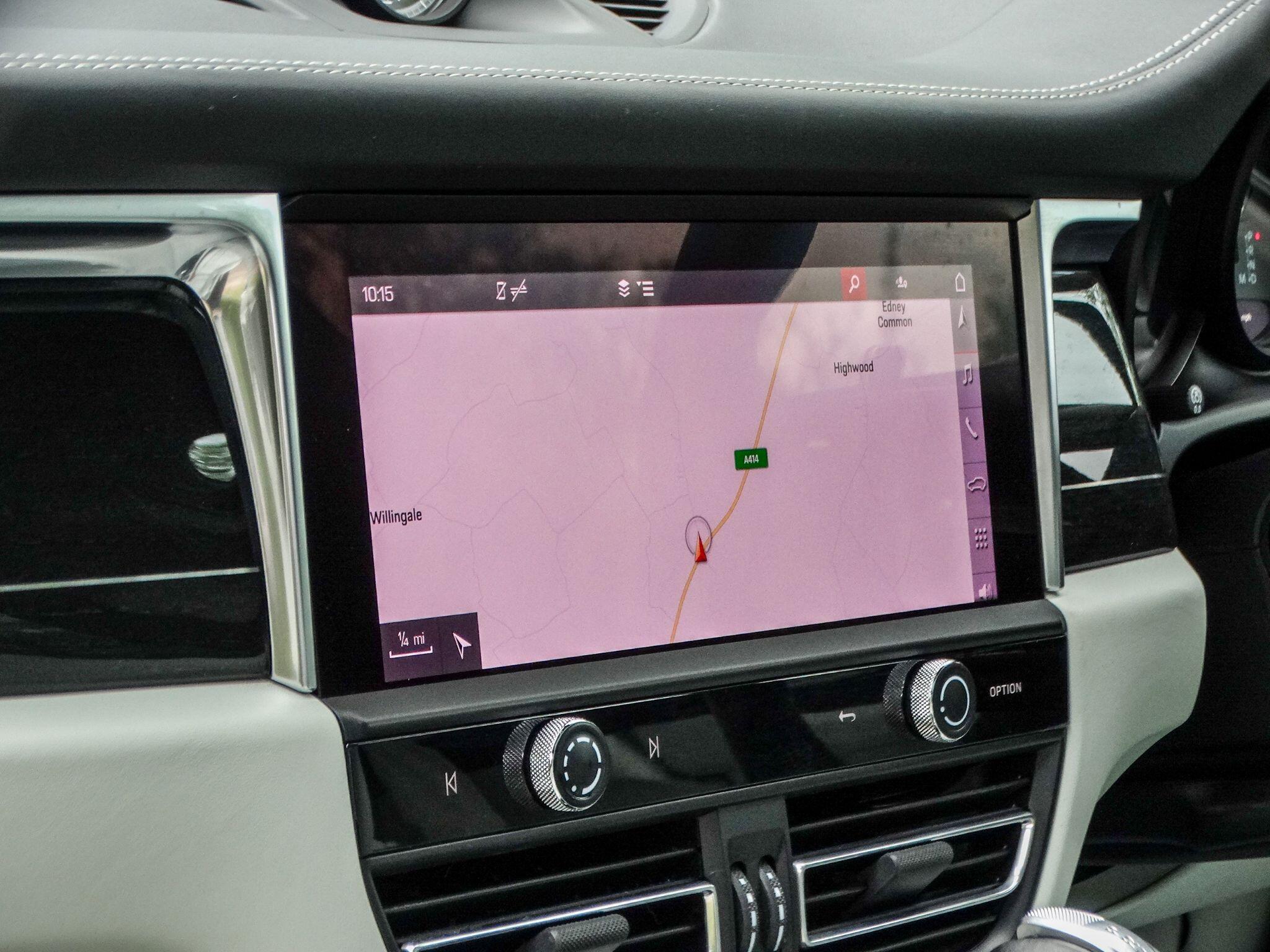 Porsche Macan view 18