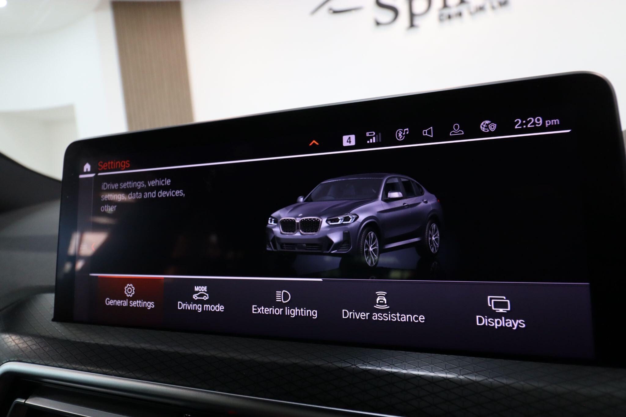 BMW X4 view 32