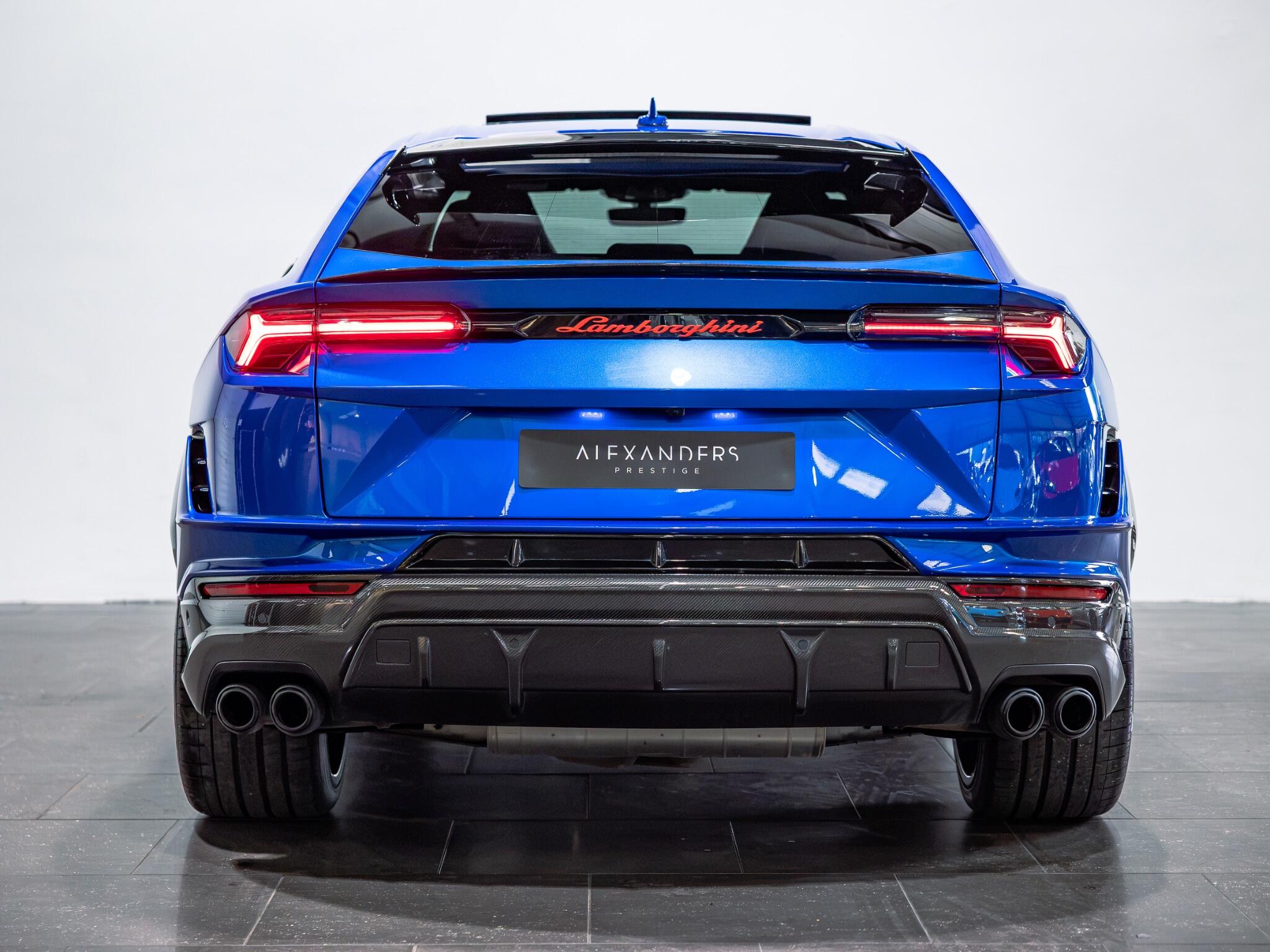 Lamborghini Urus view 10