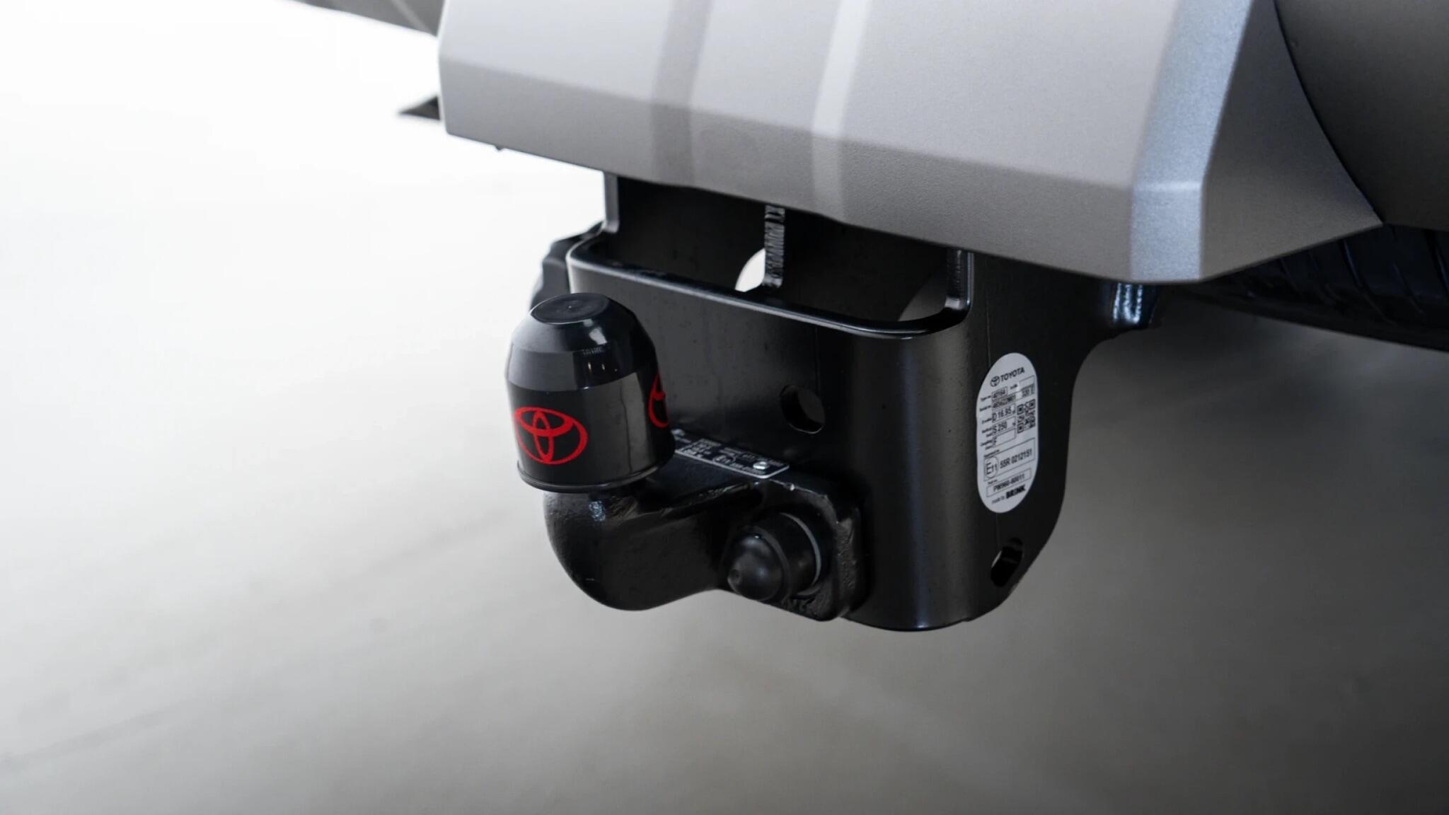 Toyota Land Cruiser view 13