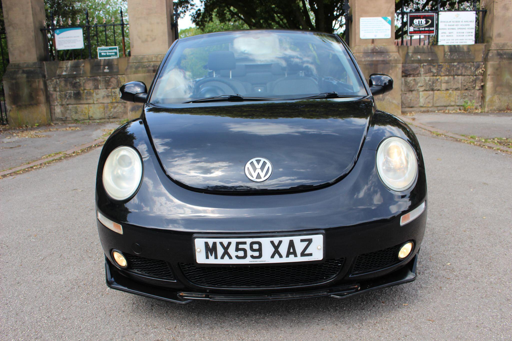 Volkswagen Beetle view 8