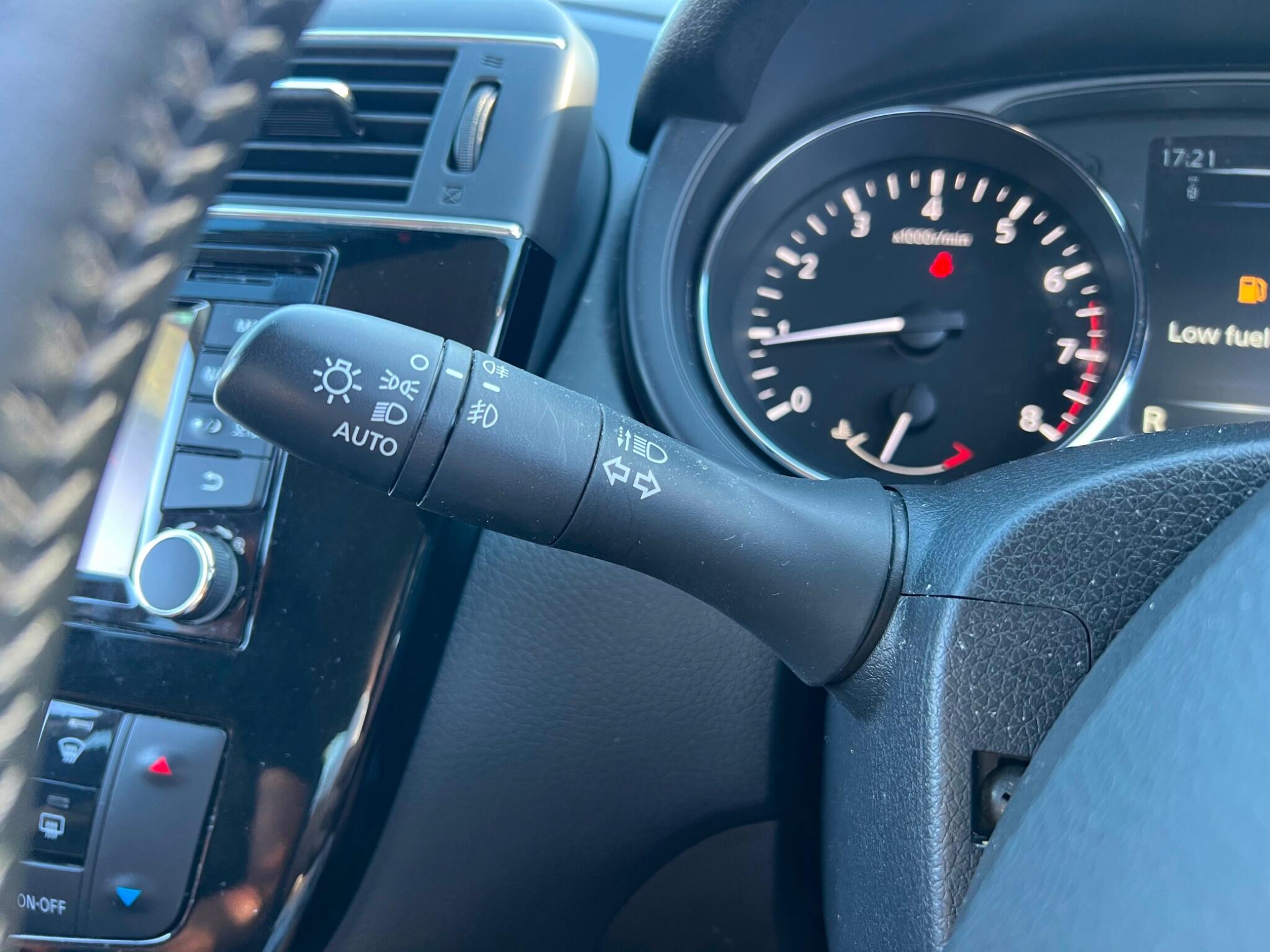 Nissan Pulsar view 16