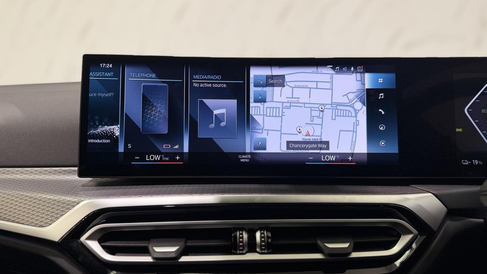 BMW i4 view 22