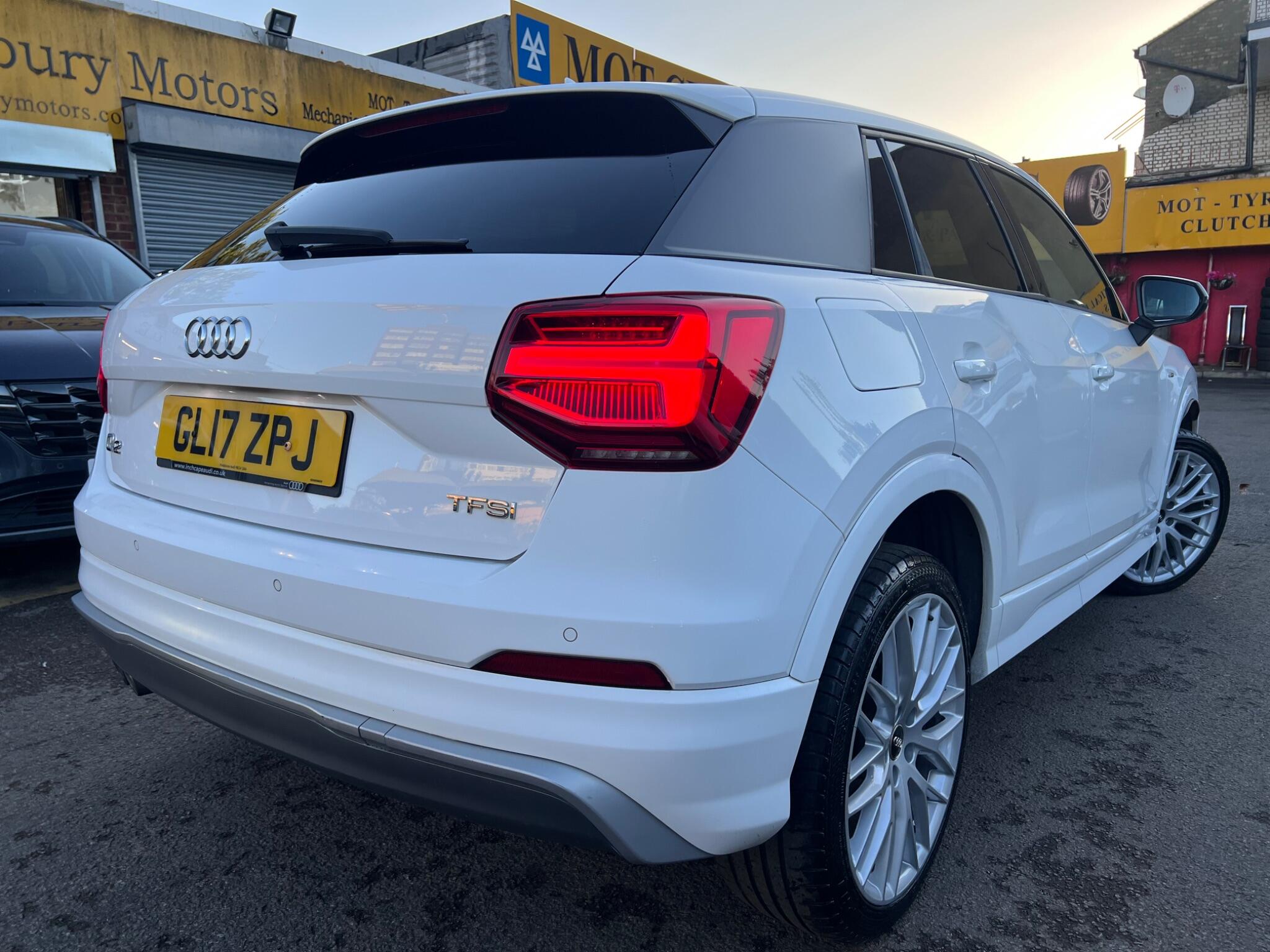 Audi Q2 view 9