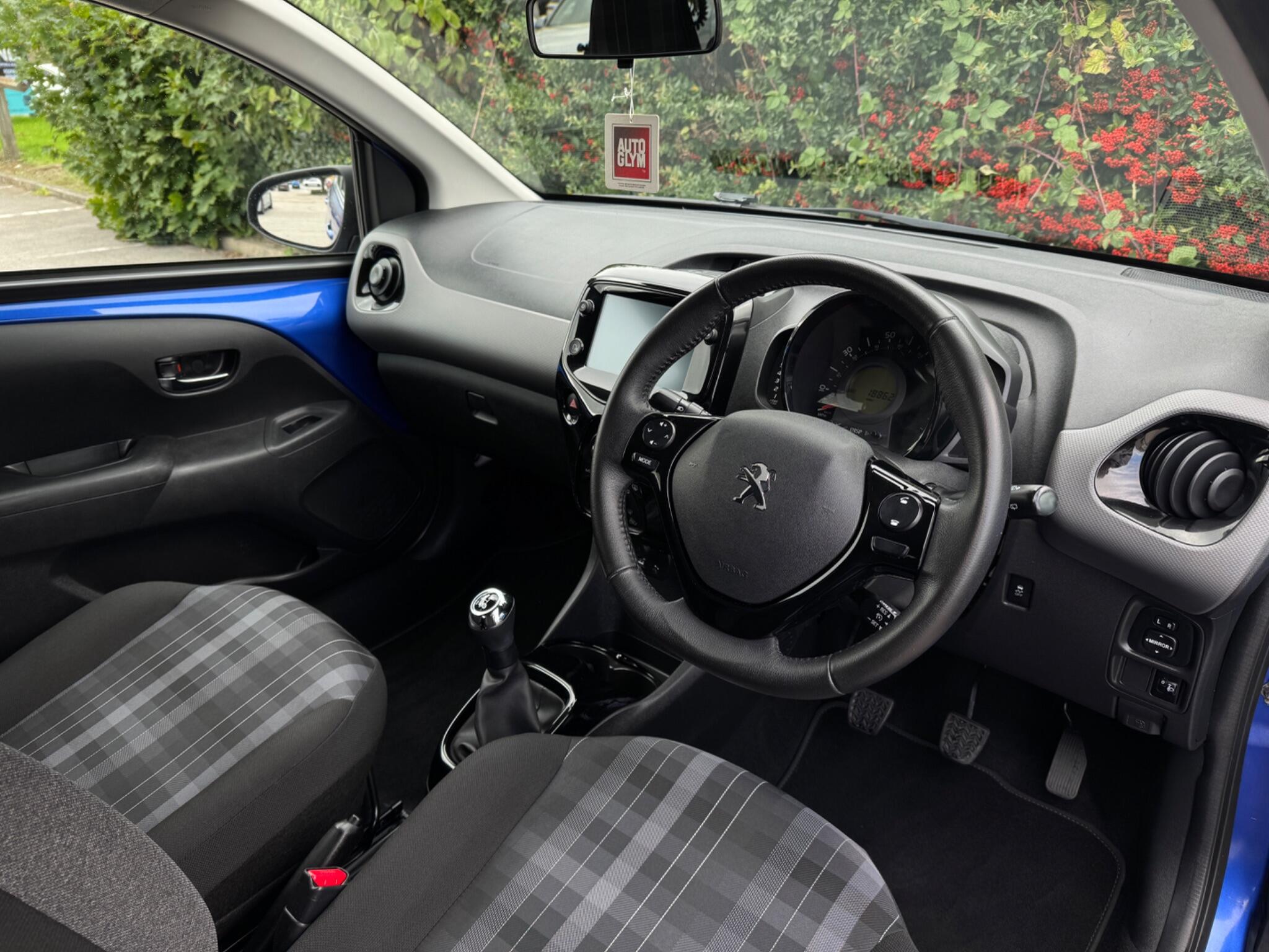 Peugeot 108 view 15