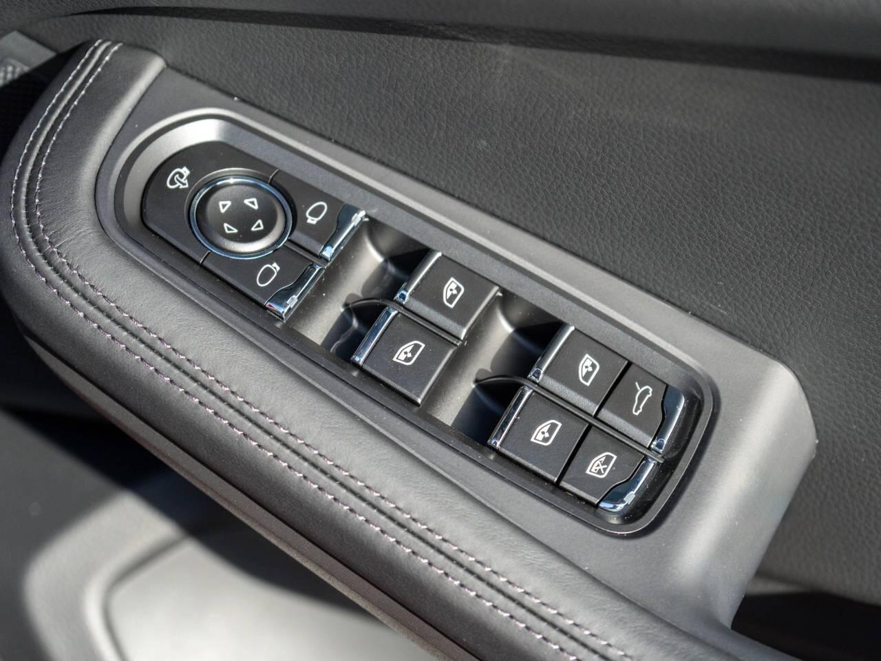 Porsche Macan view 36